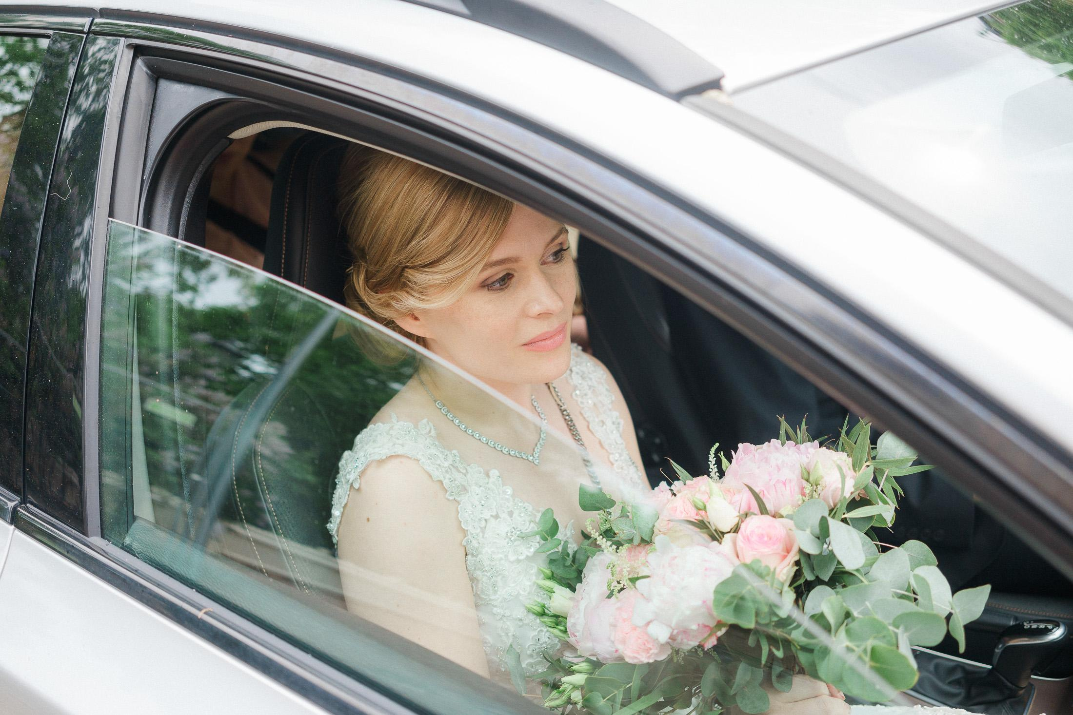 N&T, Potrettikuvaus Helsingissä, vihkiminen Helsingin vanha kirkossa