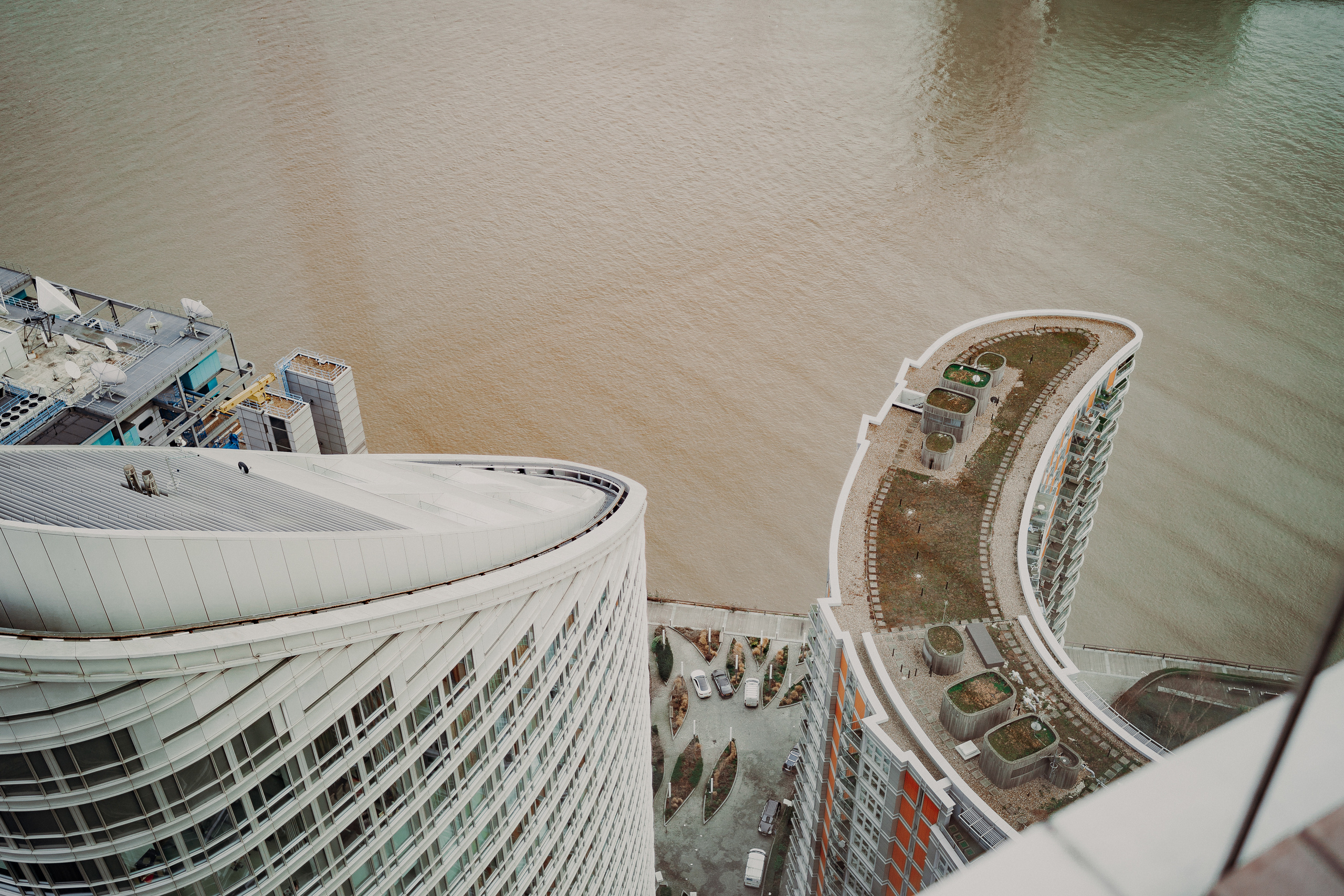 LONDON’S ROOFTOPS. Professional garden design and photography services in London