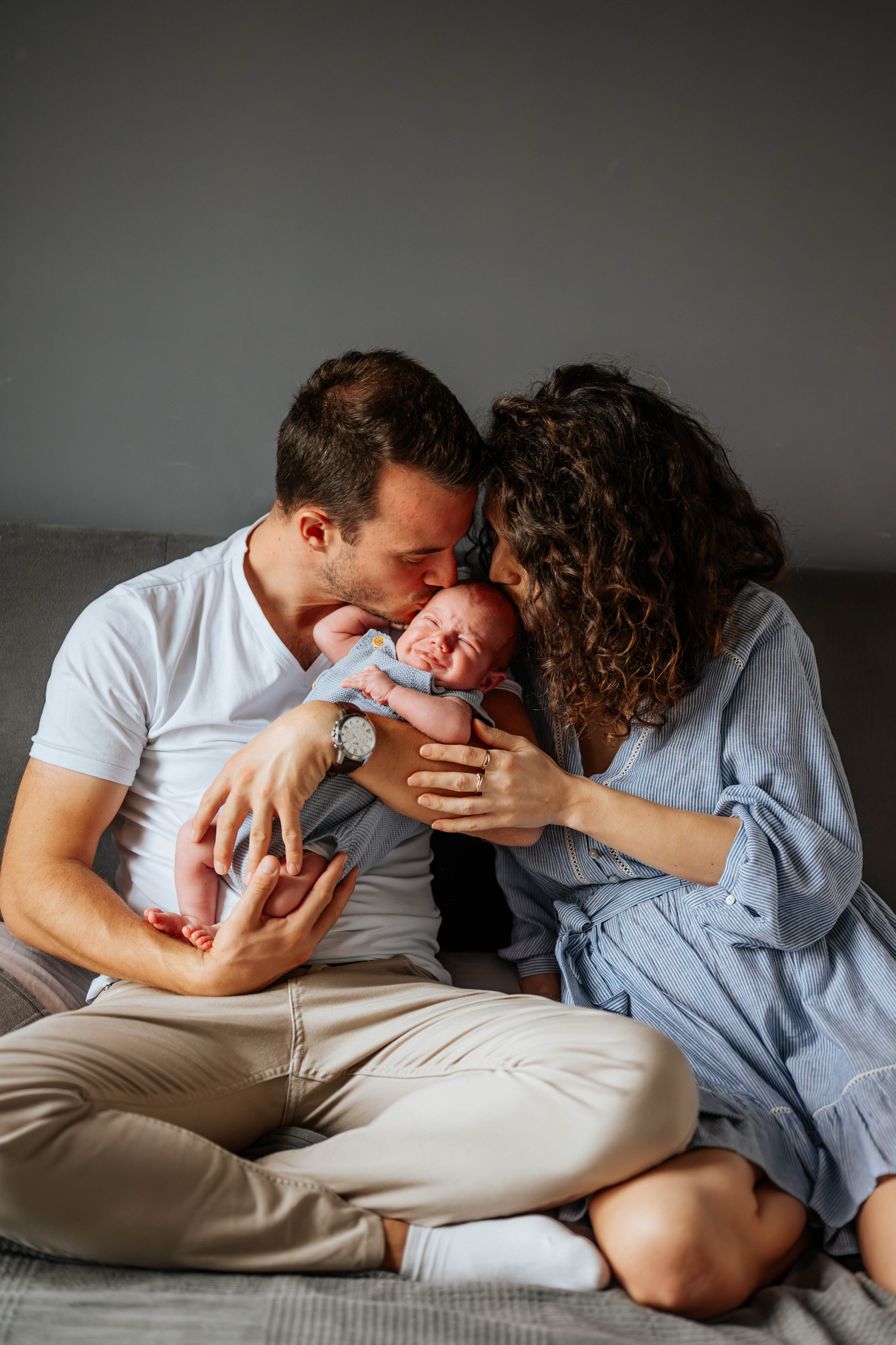 FOTOGRAFISANJE BEBA KOD KUĆE. Dečiji i porodični fotograf