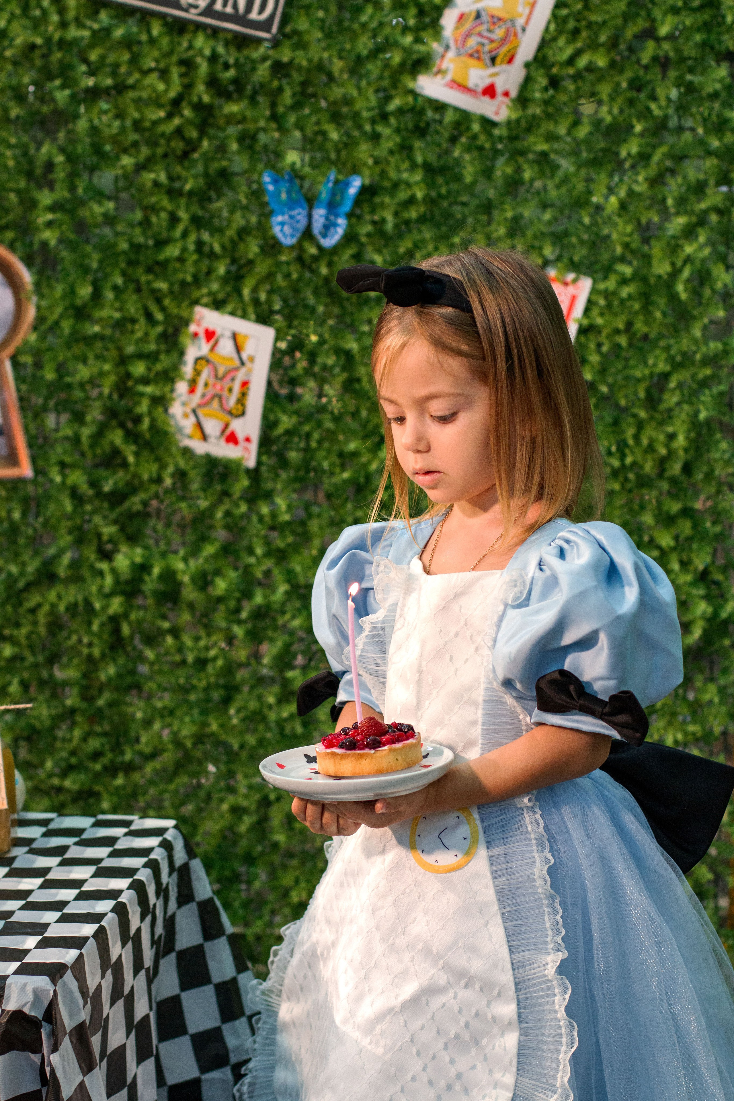 Алиса в стране чудес. Детский и семейный фотограф в г. Бельцы