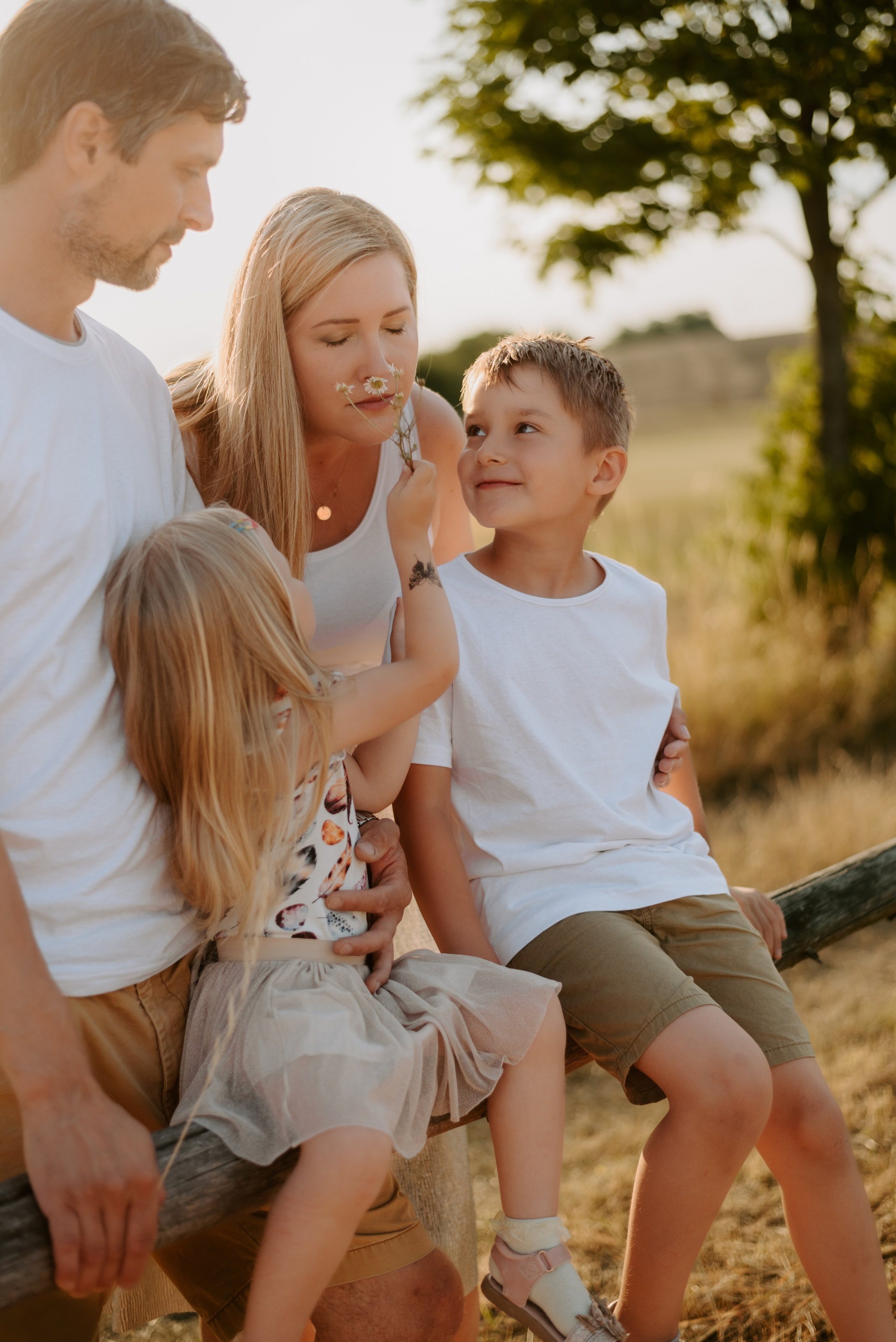 Lucka and family. Lifestyle, wedding and family photographer