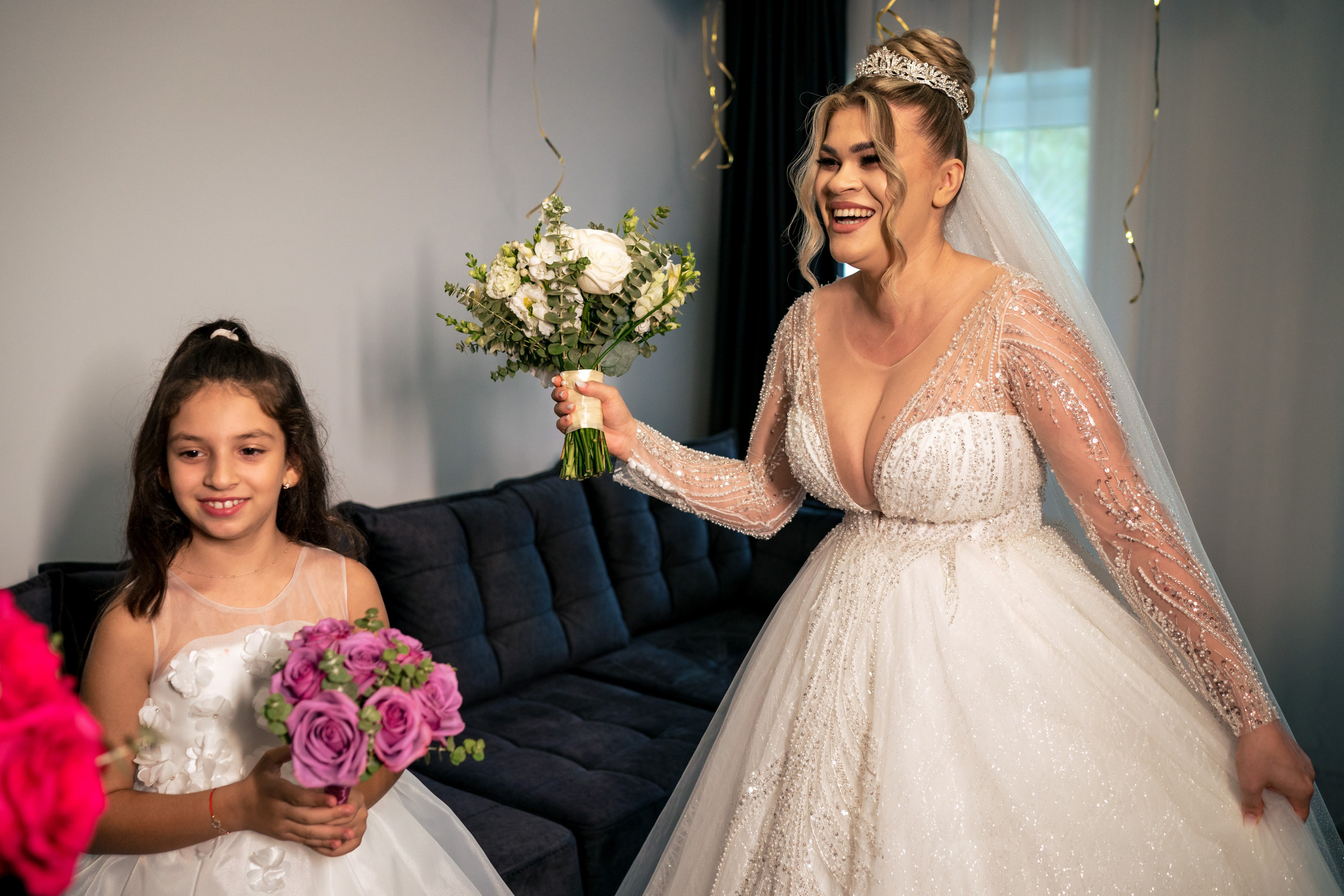 Andreea, Damian si Aris. Acasă