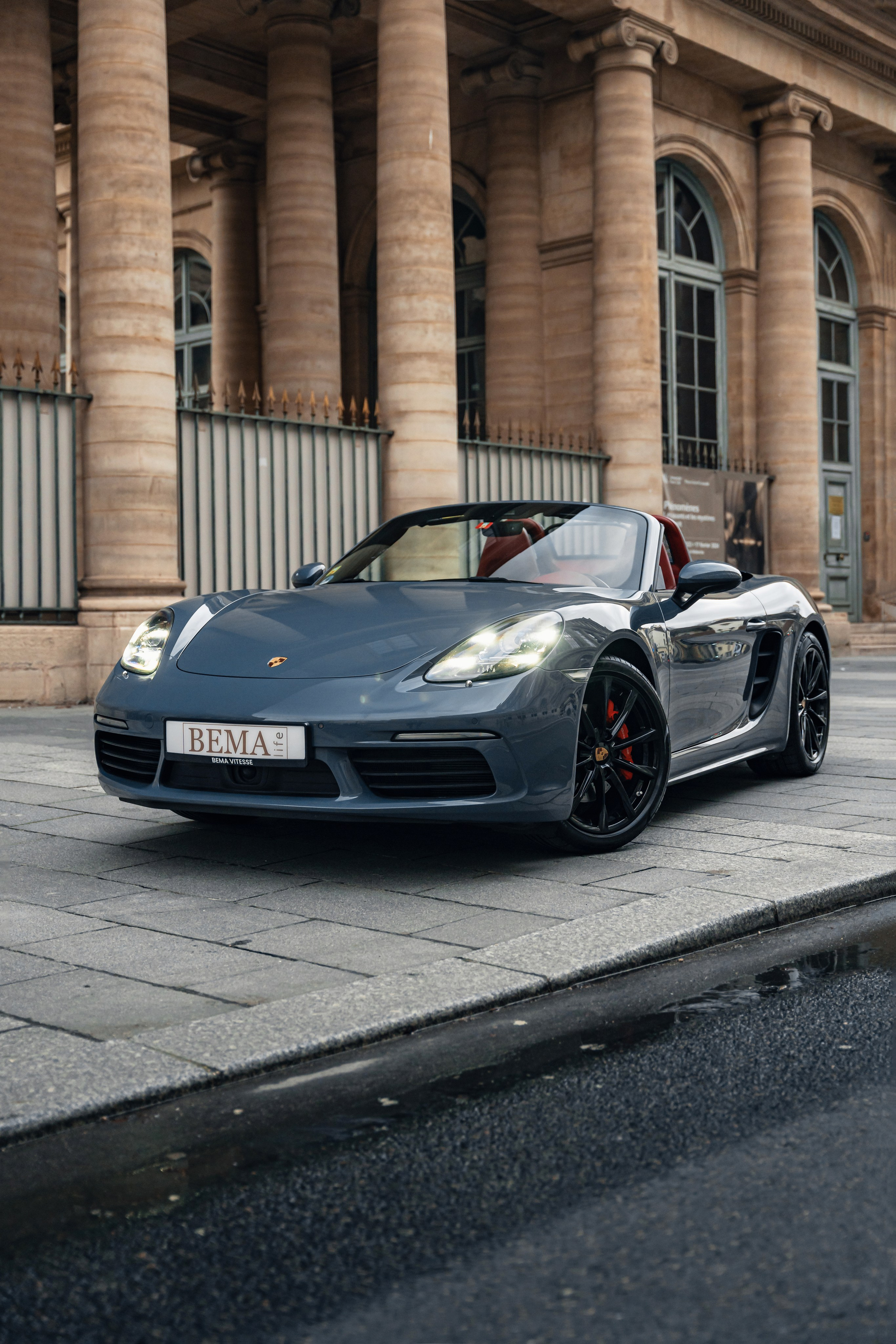 Porsche 718 Boxster. Photographer in Paris — Vitalii Motruk