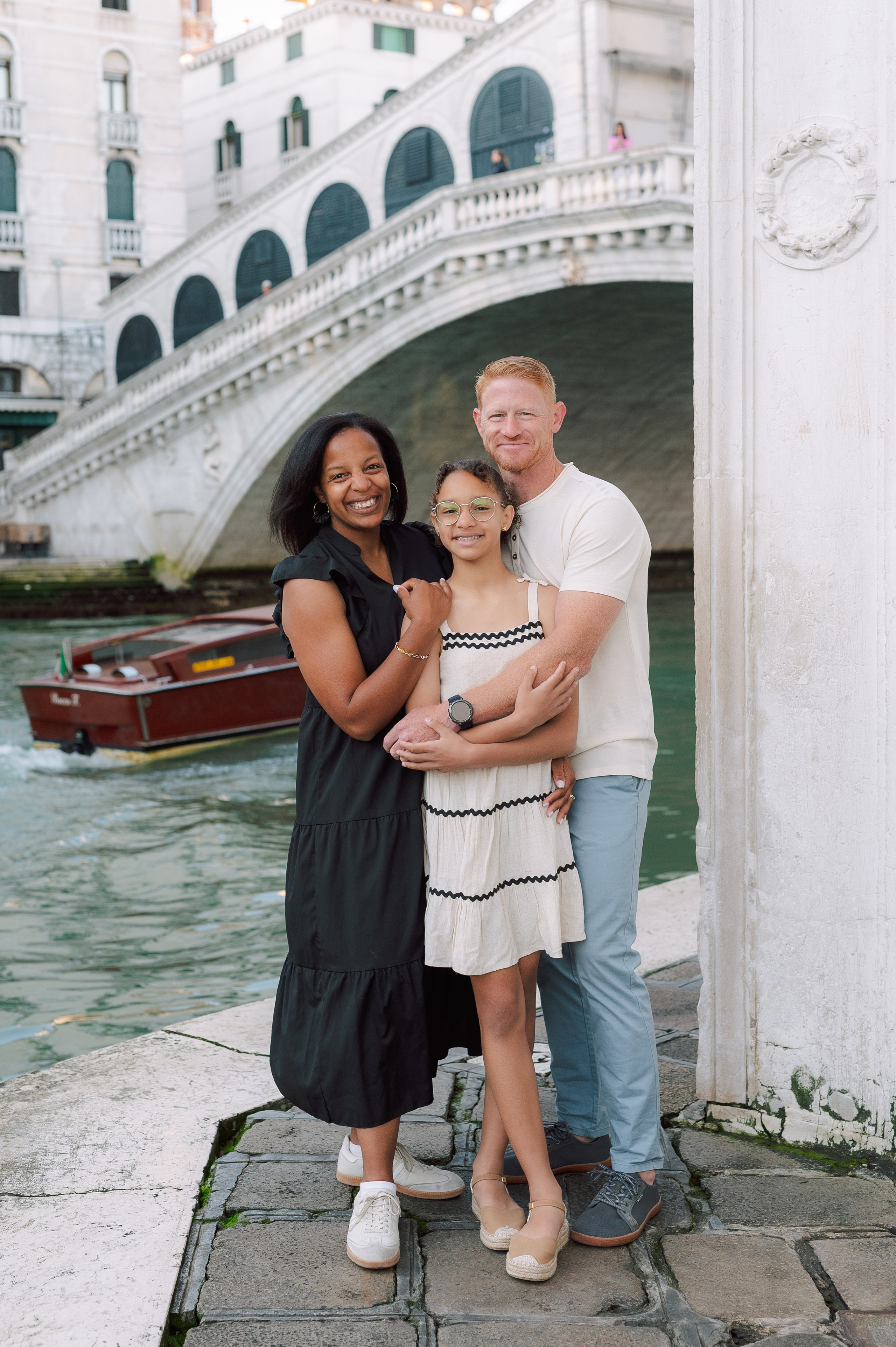 Eliza, Elena, Elliana, Teresa and Brad. Photographer in Venice Anna Terzi