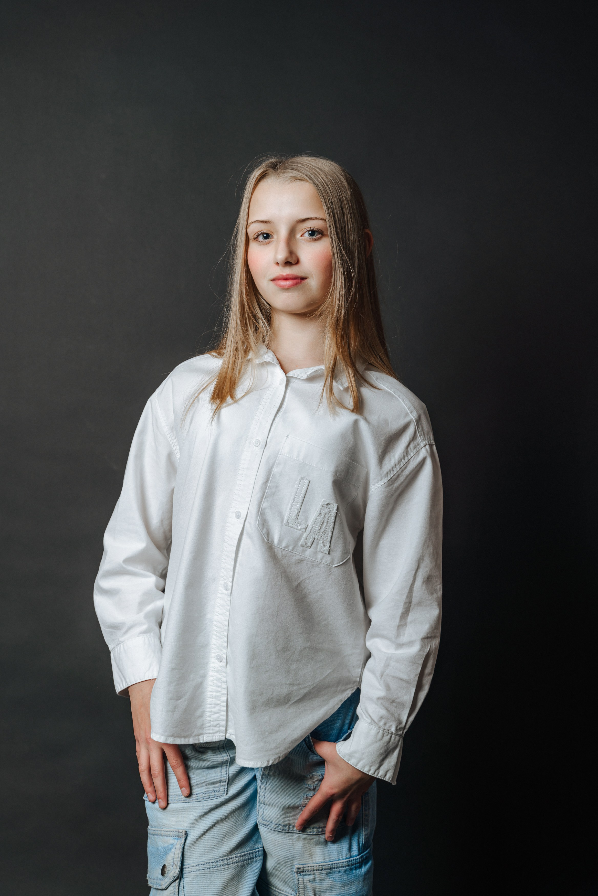 studio family photography, photographer in west drayton, three generations of women, studio photography in west deighton, black photophone, family photographer in london, family photographer in west drayton, professional family photographer, studio photographer