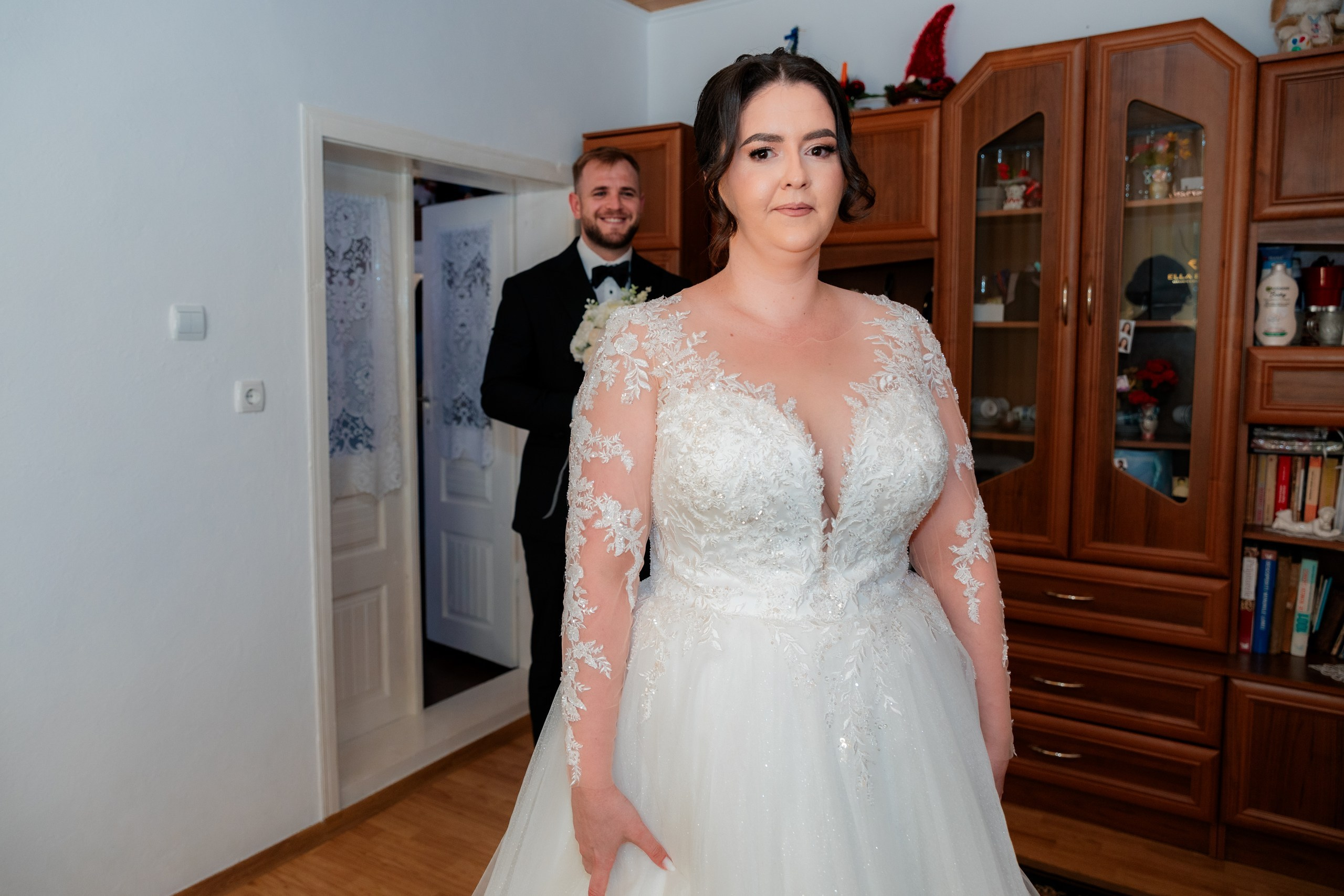 servicii foto. servicii foto Botoșani. servicii foto video Botoșani. fotograf nunta. fotograf evenimente. fotograf nunta Botoșani. Alin chirila. Alin chirila fotograf. Alinofotostudio.- Mire și mireasă – Sergiu & Liliana – ziua nunții, 2024  - Emoții în ziua nunții – Sergiu și Liliana  - Dansul mirilor – fotografie artistică nuntă 2024  - Sedinta foto romantică în natură – Sergiu & Liliana  - Rochia de mireasă și detalii de nuntă elegante