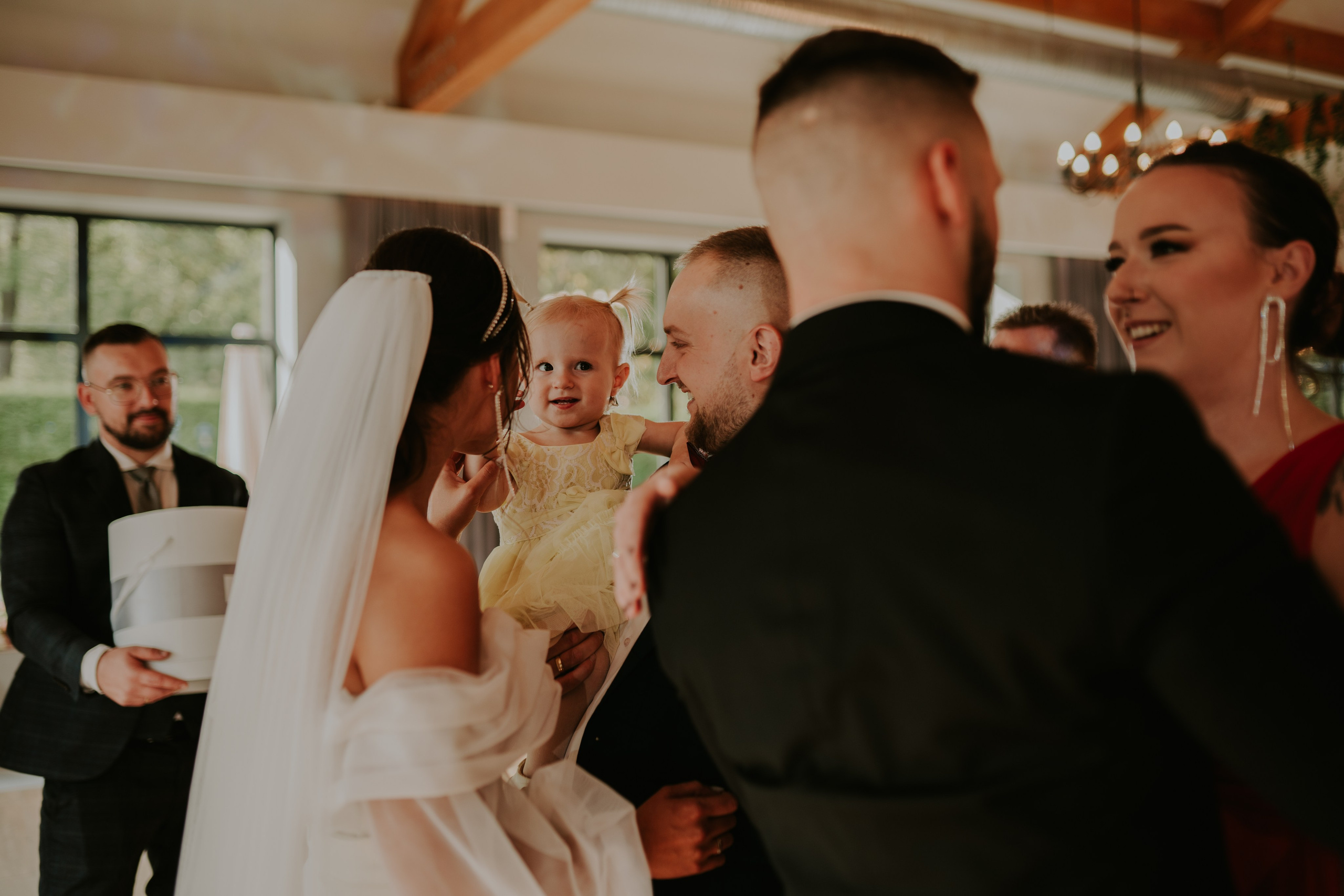 Sala Koralowa w Jaworzu: Opowieść o ślubie Nikoli i Kacpra. Karkowskafoto - fotografia miłości