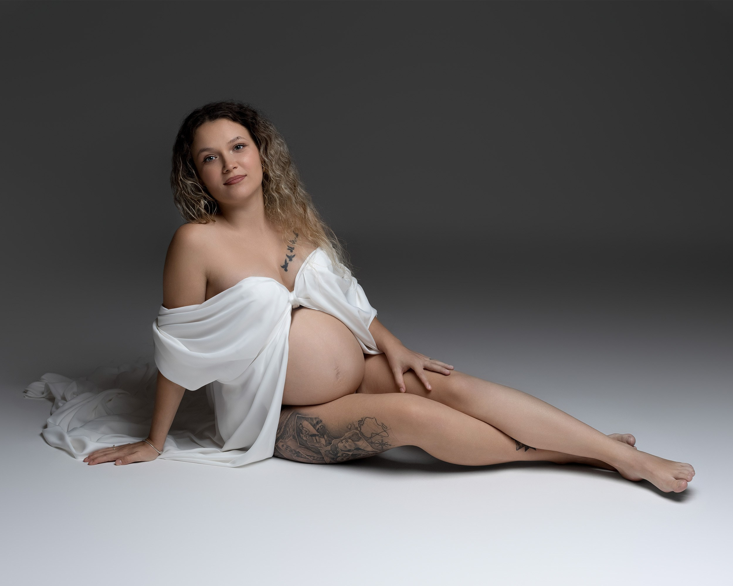 Embarazo y Maternidad sesiones de fotografía en estudio