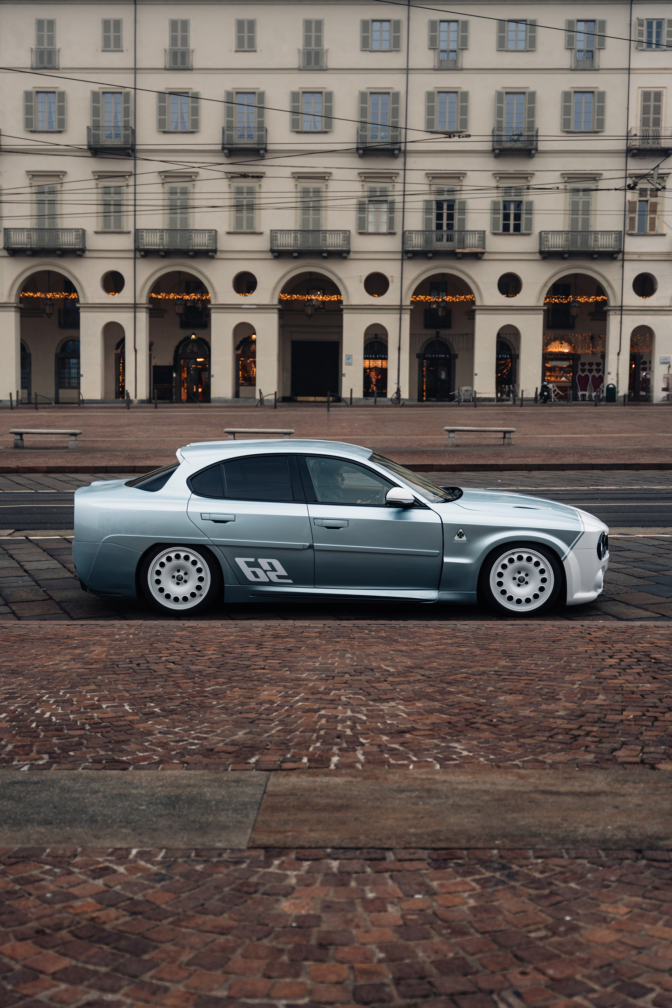 Afla Romeo Giulia ErreErre Fuoriserie. Photographe de voitures à Paris — Vitalii Motruk