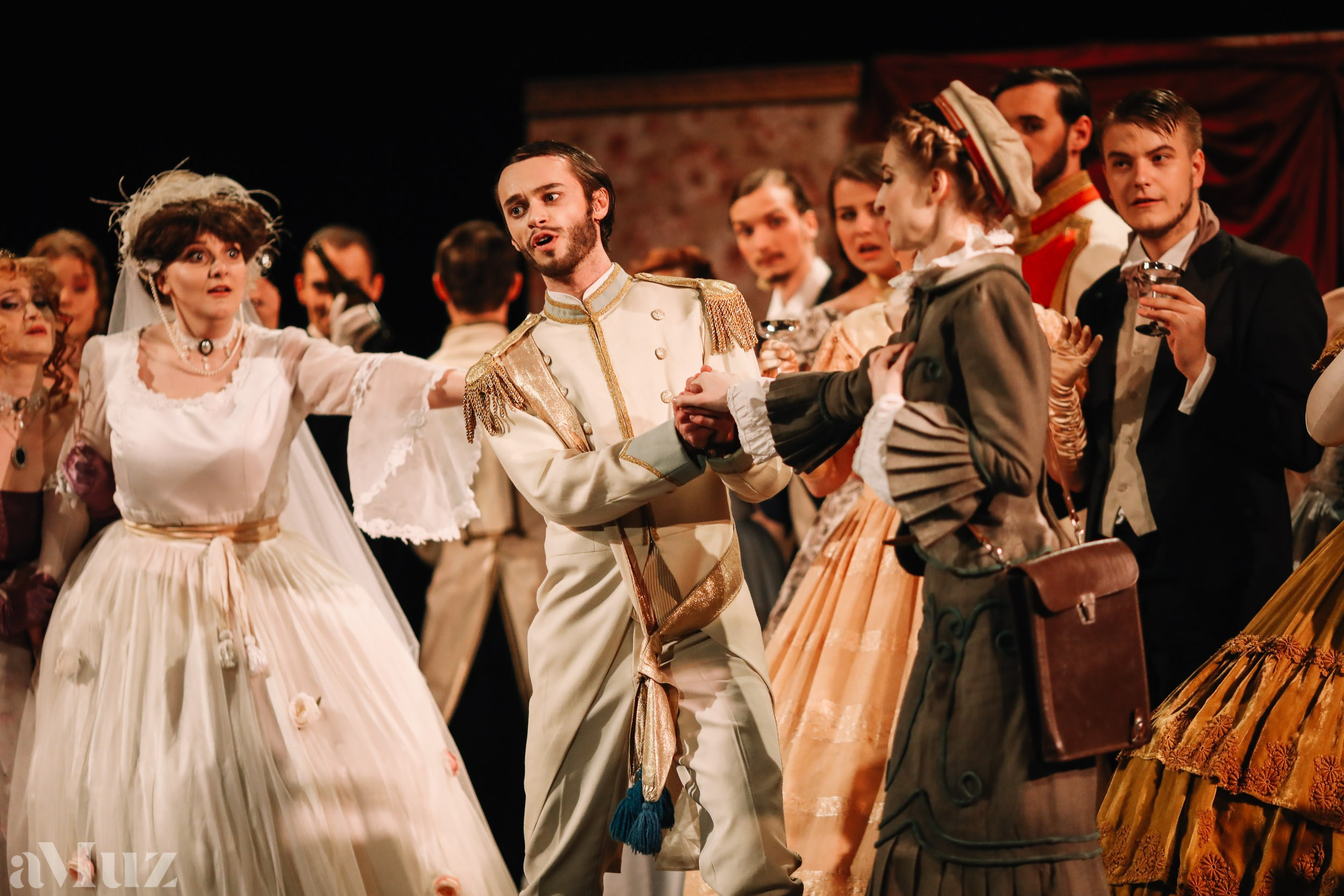 Opera Łąkowa. Fotograf Ślubny Warszawa - Sesje Biznesowe Rodzinne Eventy