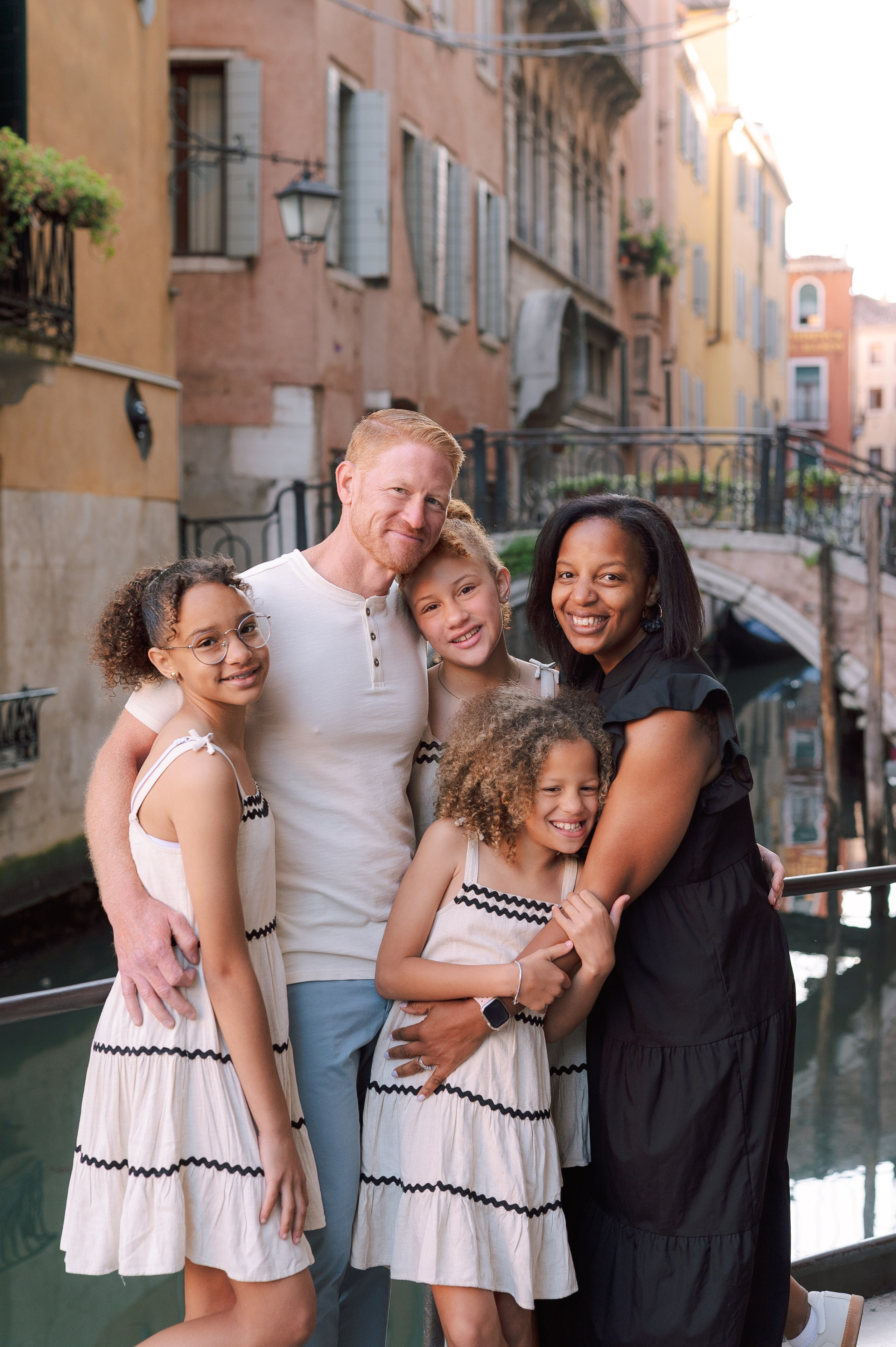 Eliza, Elena, Elliana, Teresa and Brad. Photographer in Venice Anna Terzi
