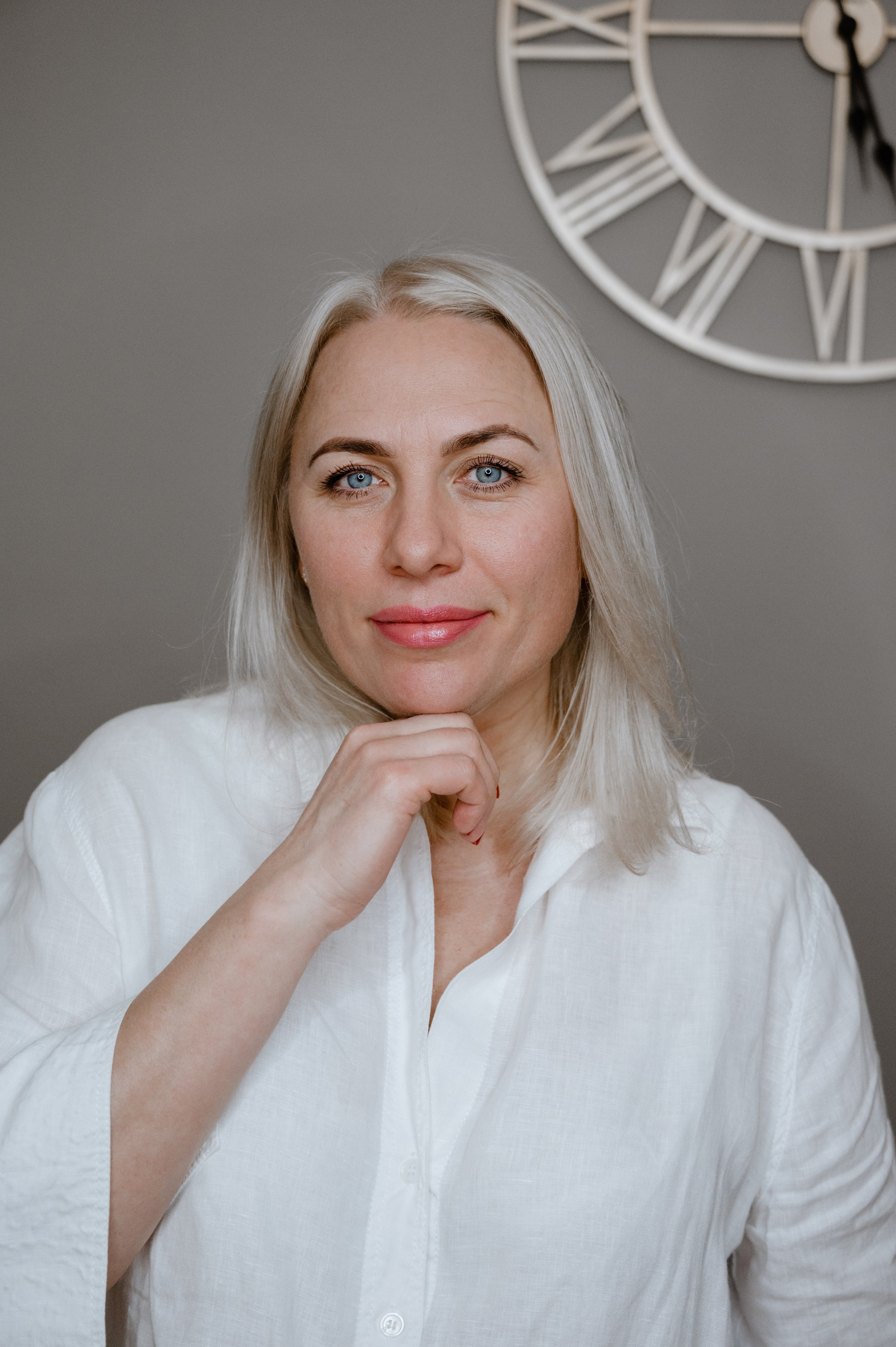 Astudio beauty studio in Prague. ANNA-MARIA PHOTO CONTENT CREATOR — photographer, aesthete, artist, and visual expert for Instagram in Prague