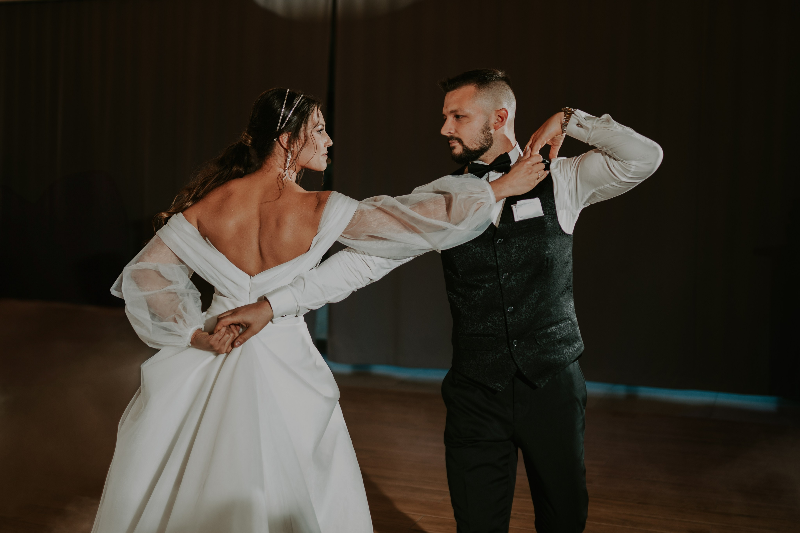 Sala Koralowa w Jaworzu: Opowieść o ślubie Nikoli i Kacpra. Karkowskafoto - fotografia miłości