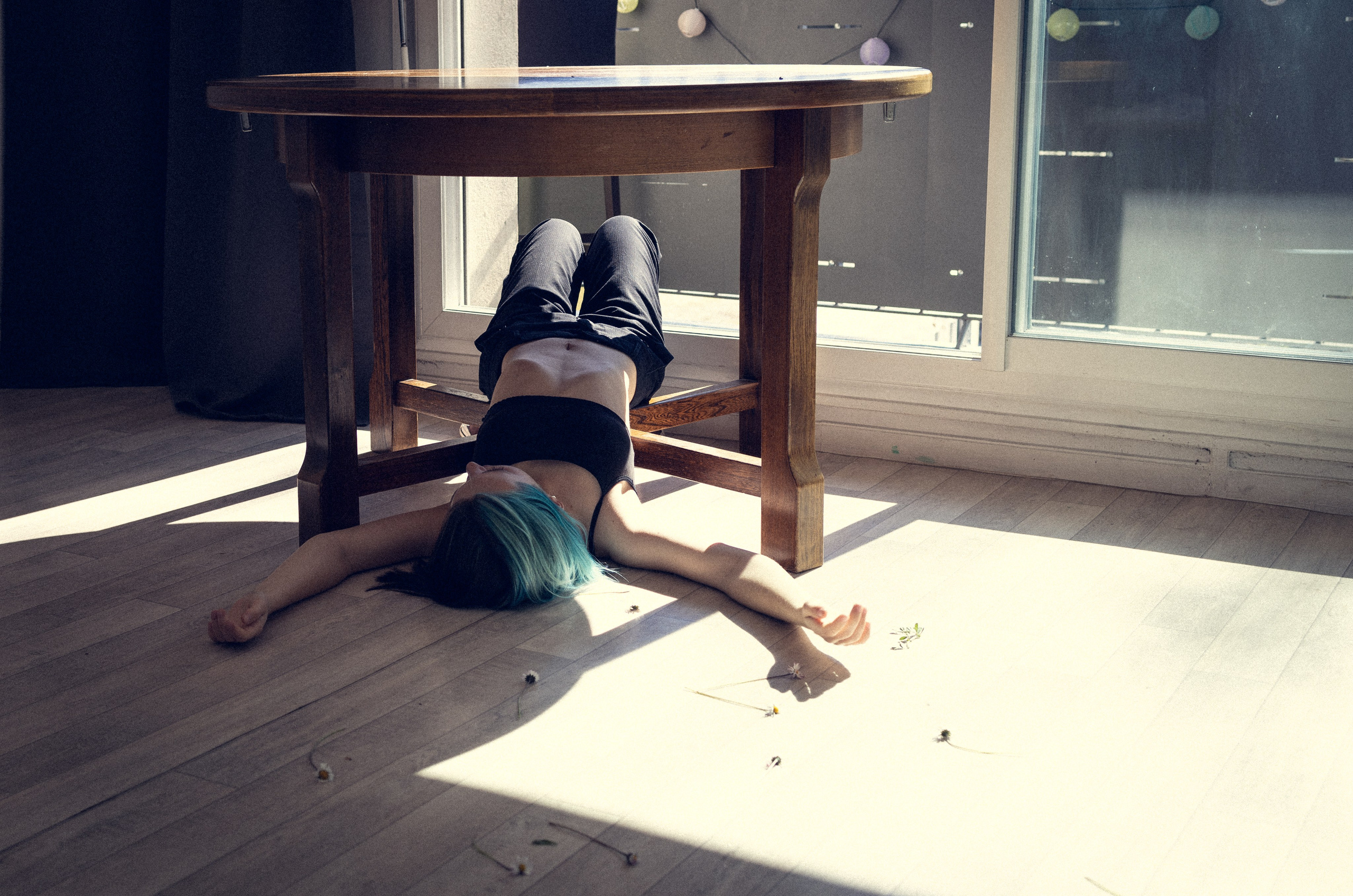 Portrait de femme charismatique. Histoires d’amour, séances photos de famille et de mariage en France