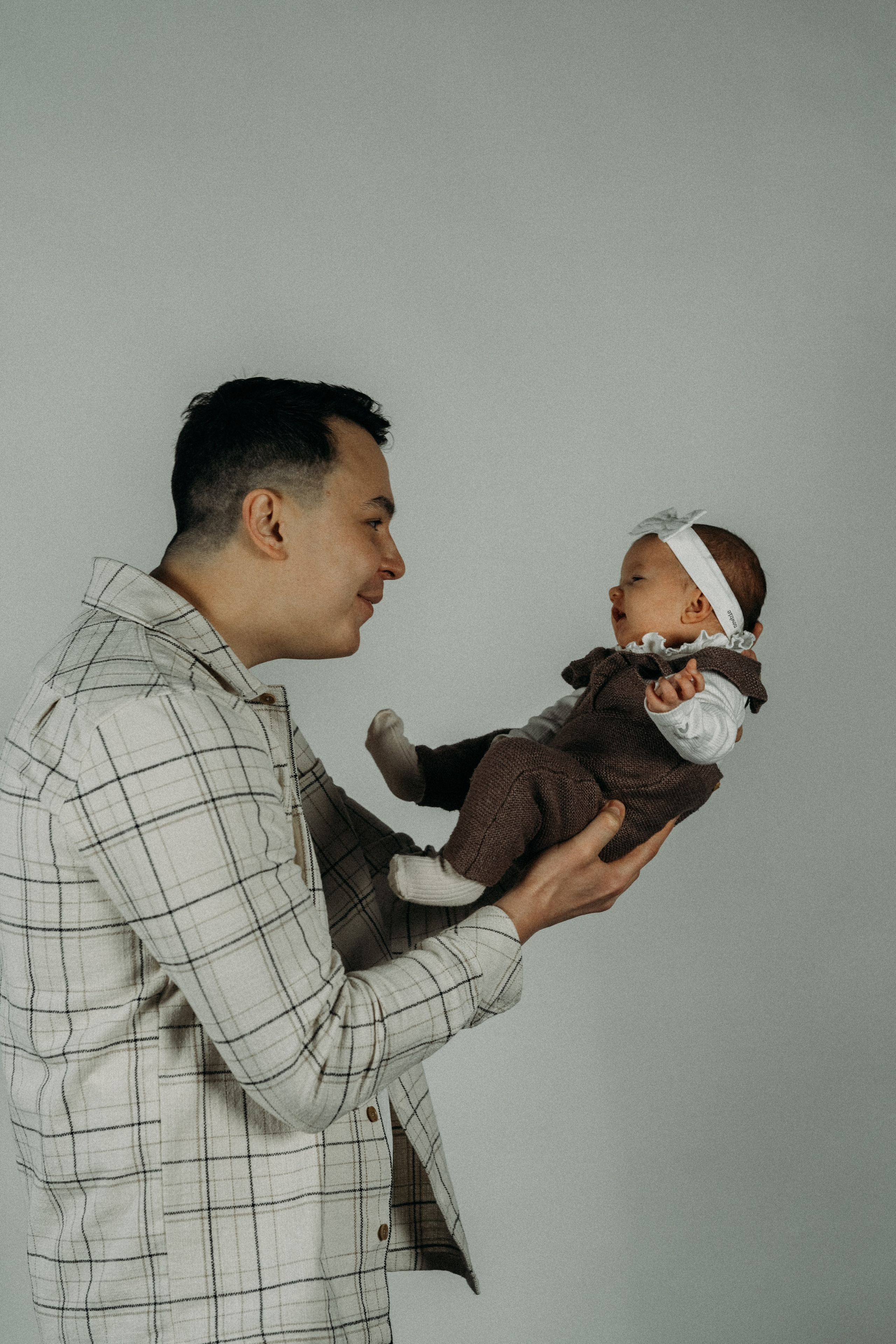 Family, bnw, photoshoot. Wedding and portrait photographer in Helsinki Vickan O