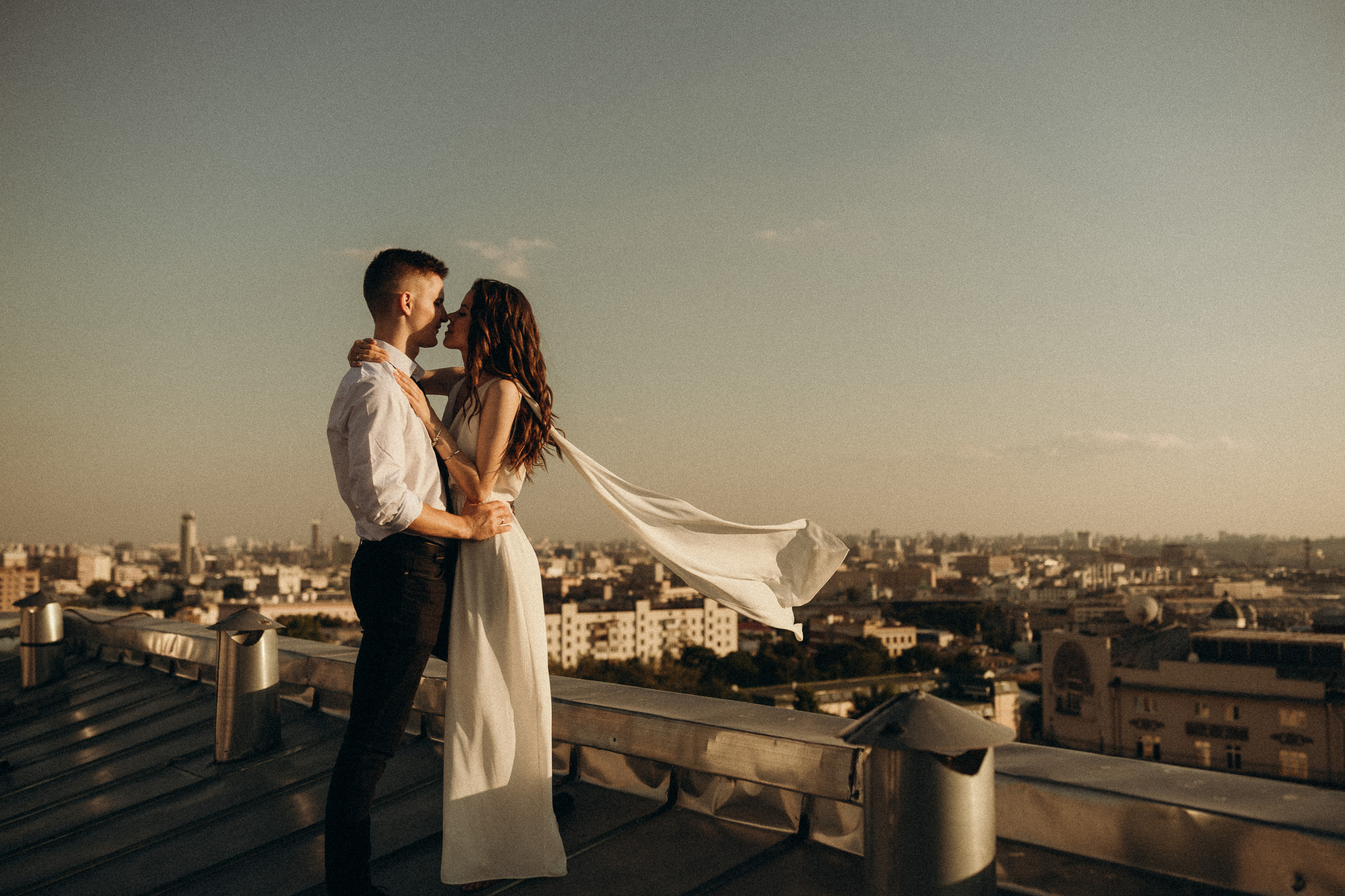 Elopement photography in the city on the roof. Wedding & Family photographer in County Donegal and Dublin, Ireland