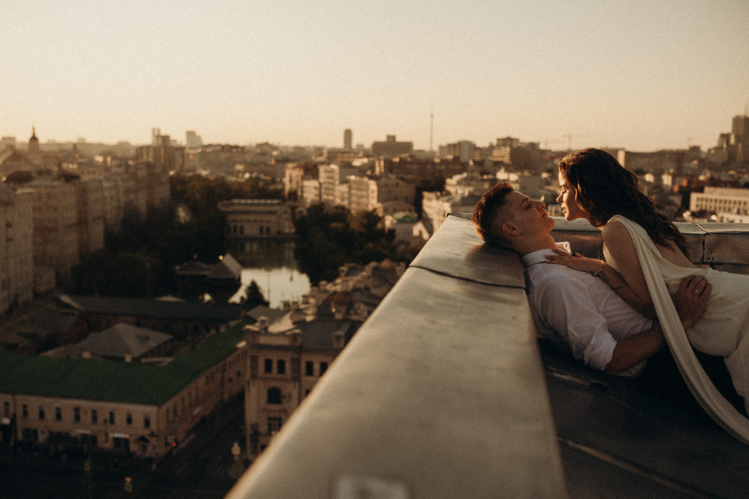 Elopement photography in the city on the roof. Wedding & Family photographer in County Donegal and Dublin, Ireland