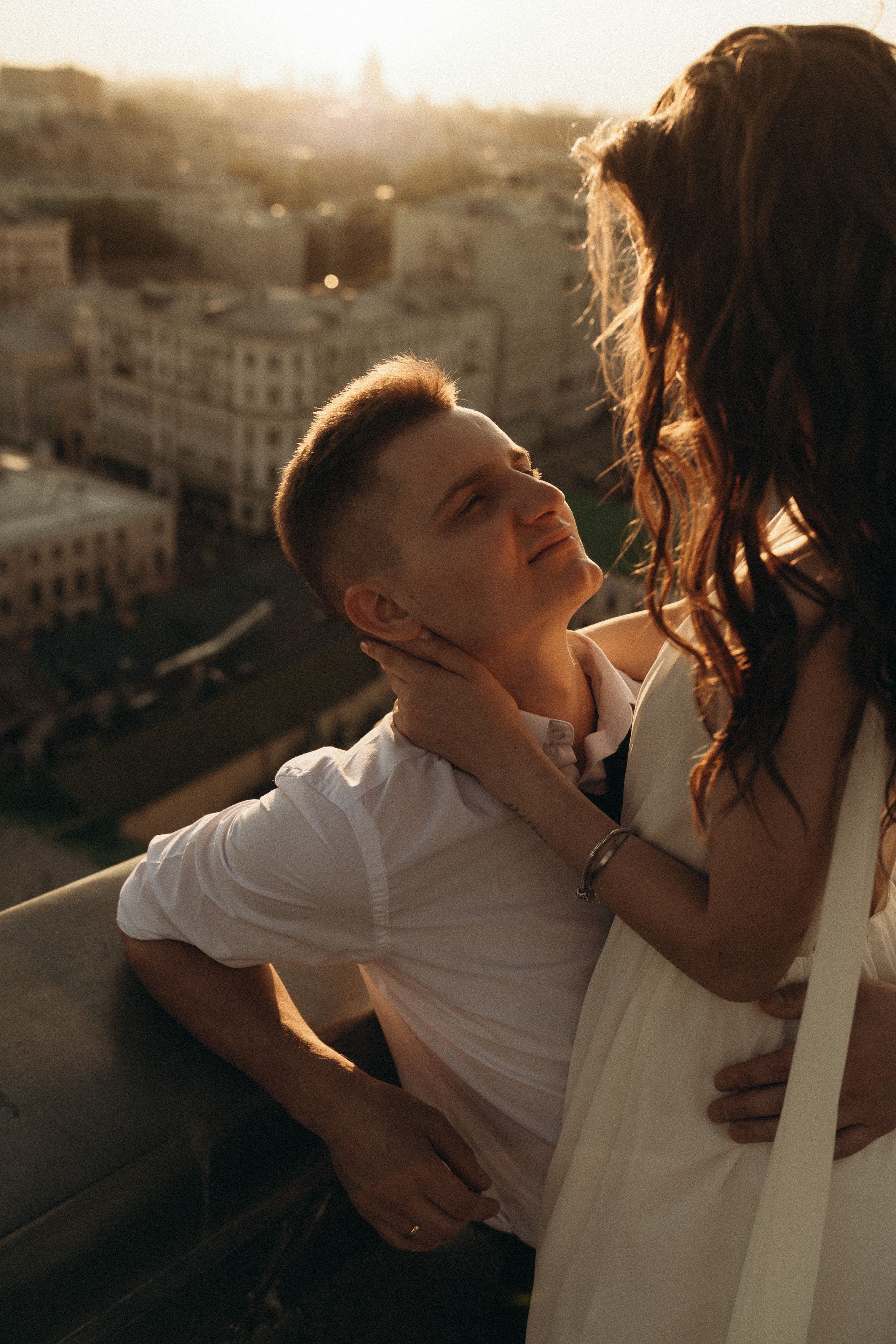 Elopement photography in the city on the roof. Wedding & Family photographer in County Donegal and Dublin, Ireland