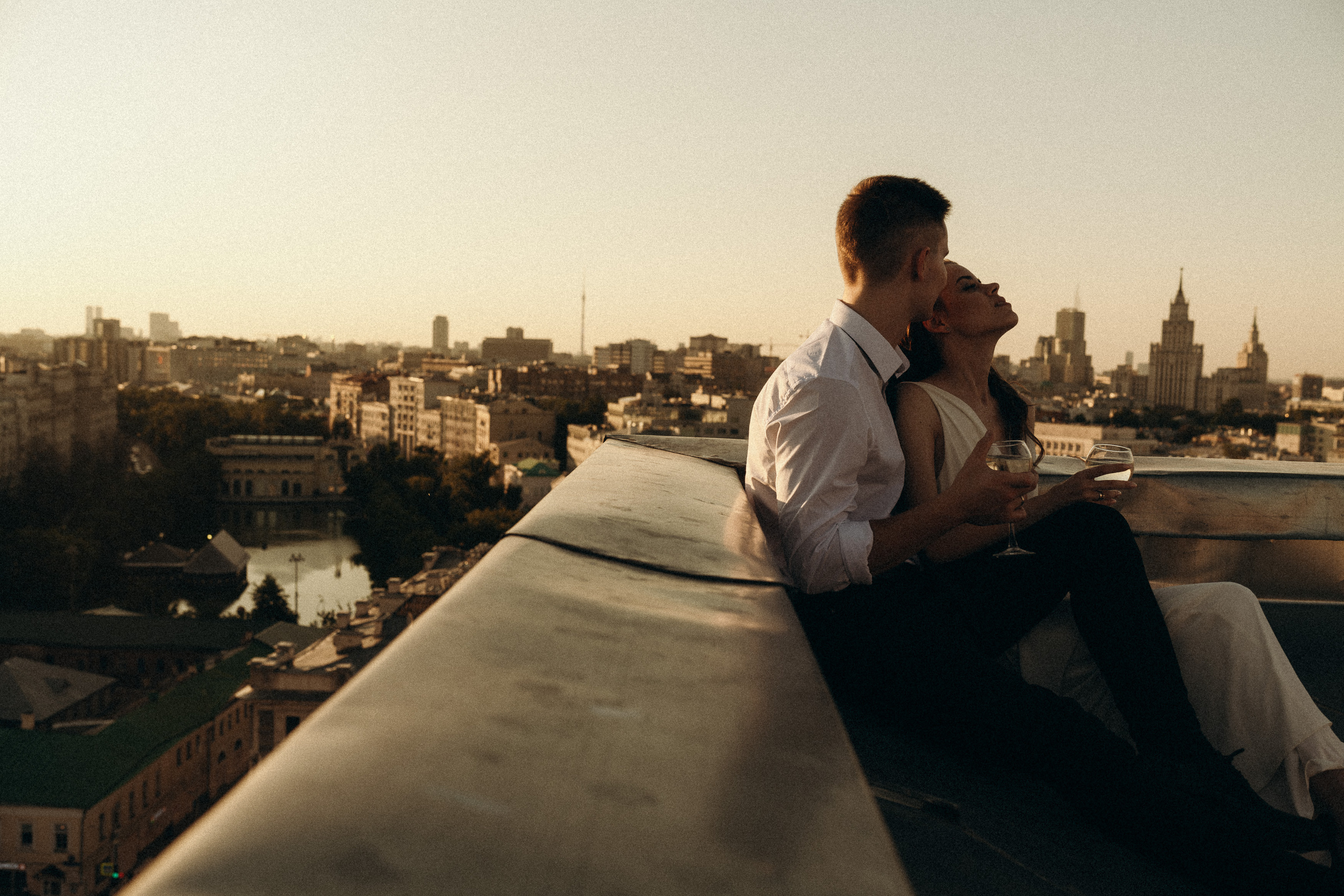 Elopement photography in the city on the roof. Wedding & Family photographer in County Donegal and Dublin, Ireland
