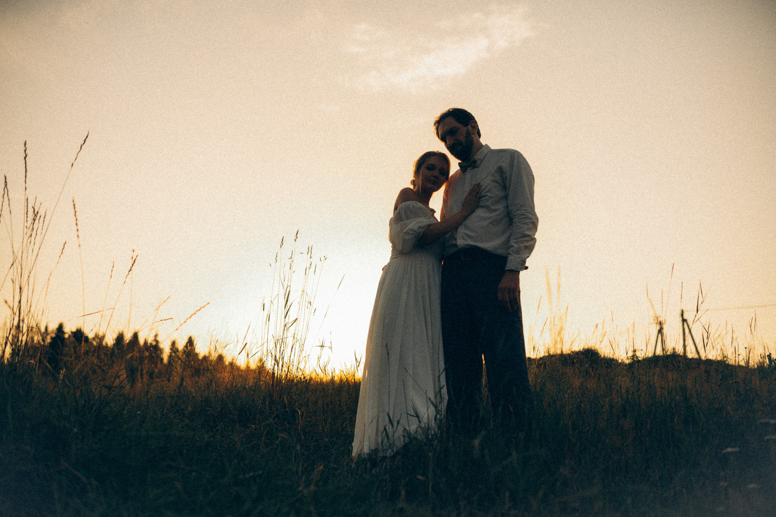 Micro-wedding summer photoshoot. Wedding & Family photographer in County Donegal and Dublin, Ireland