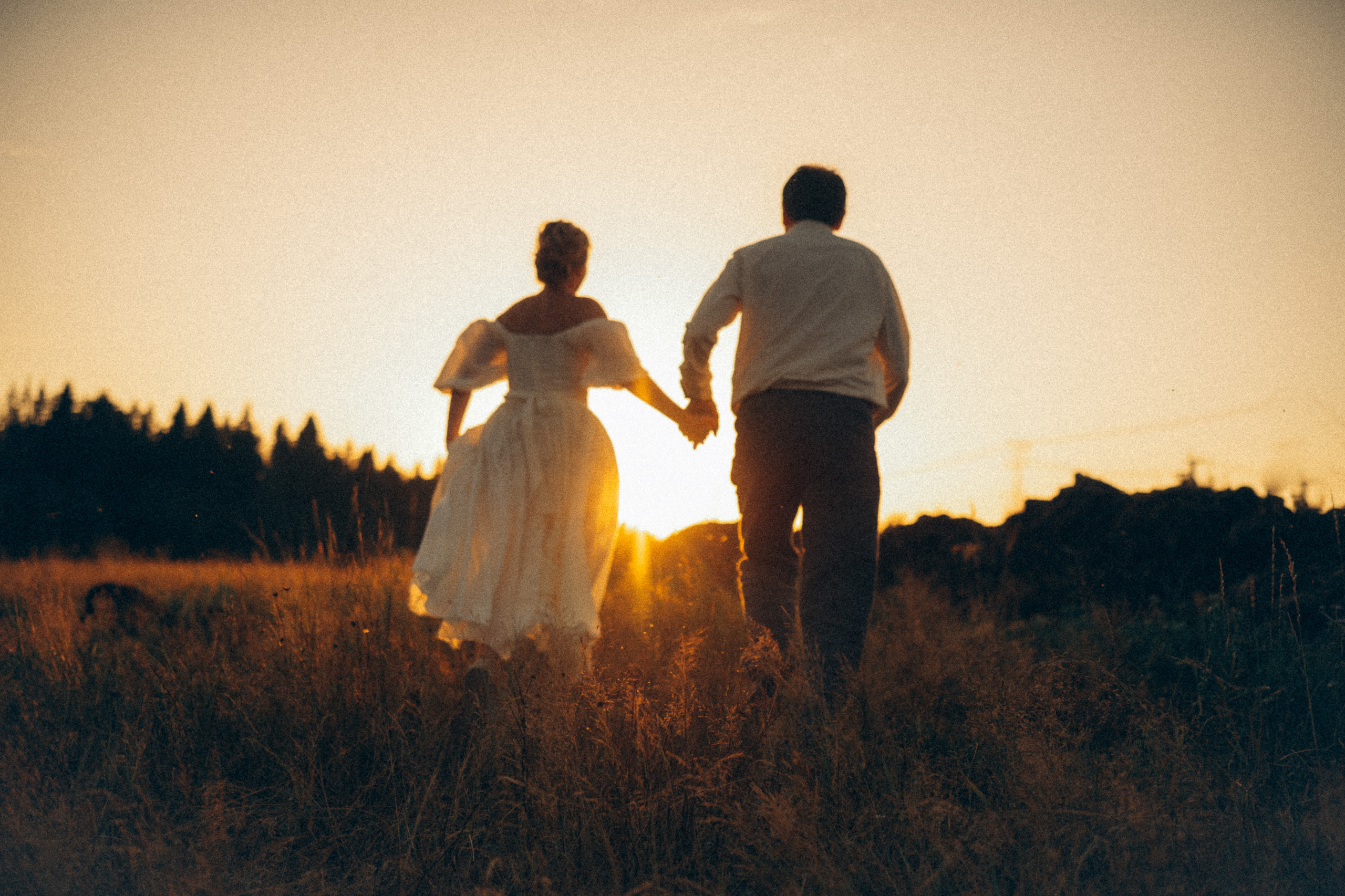 Micro-wedding summer photoshoot. Wedding & Family photographer in County Donegal and Dublin, Ireland