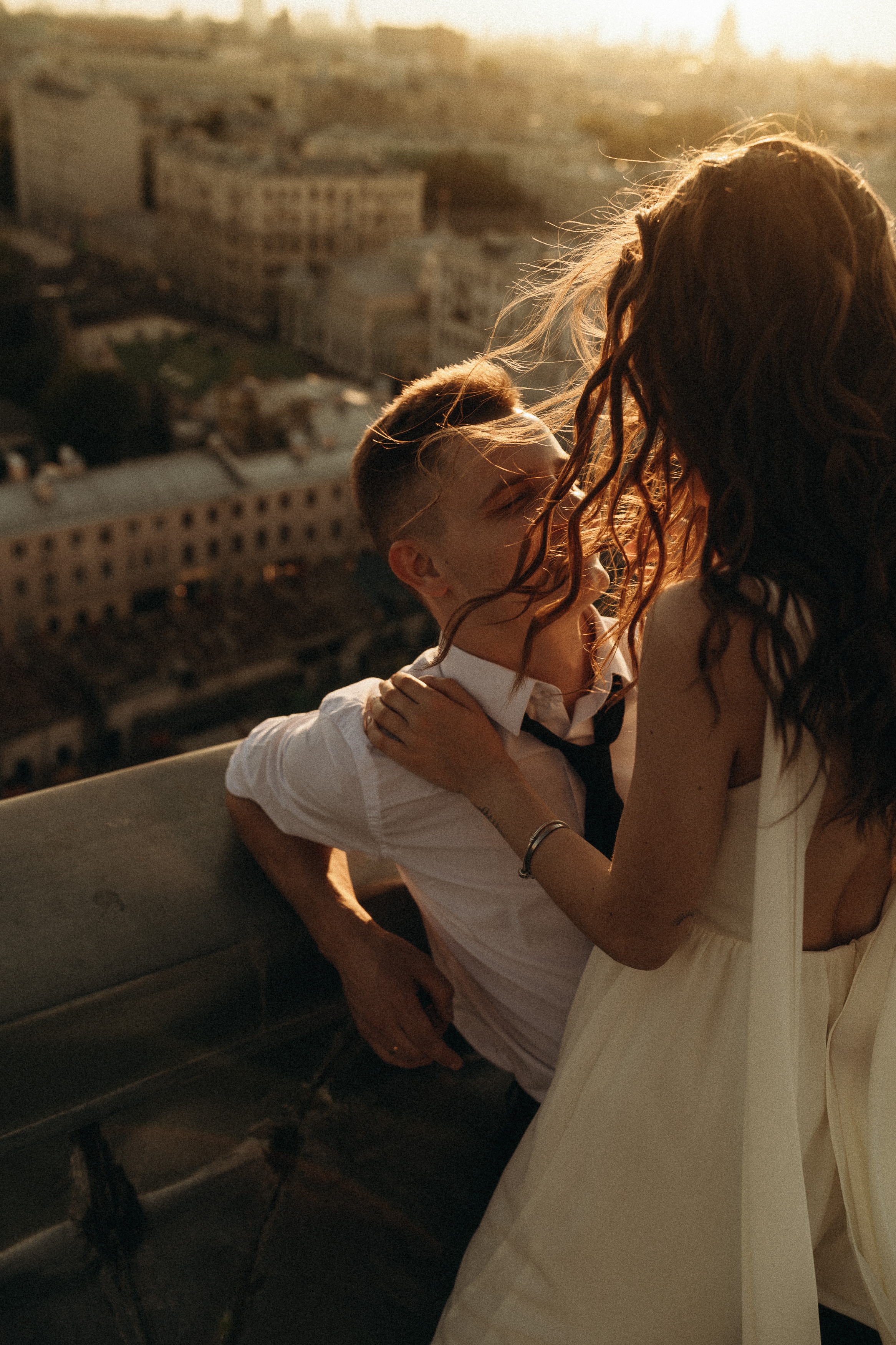 Elopement photography in the city on the roof. Wedding & Family photographer in County Donegal and Dublin, Ireland