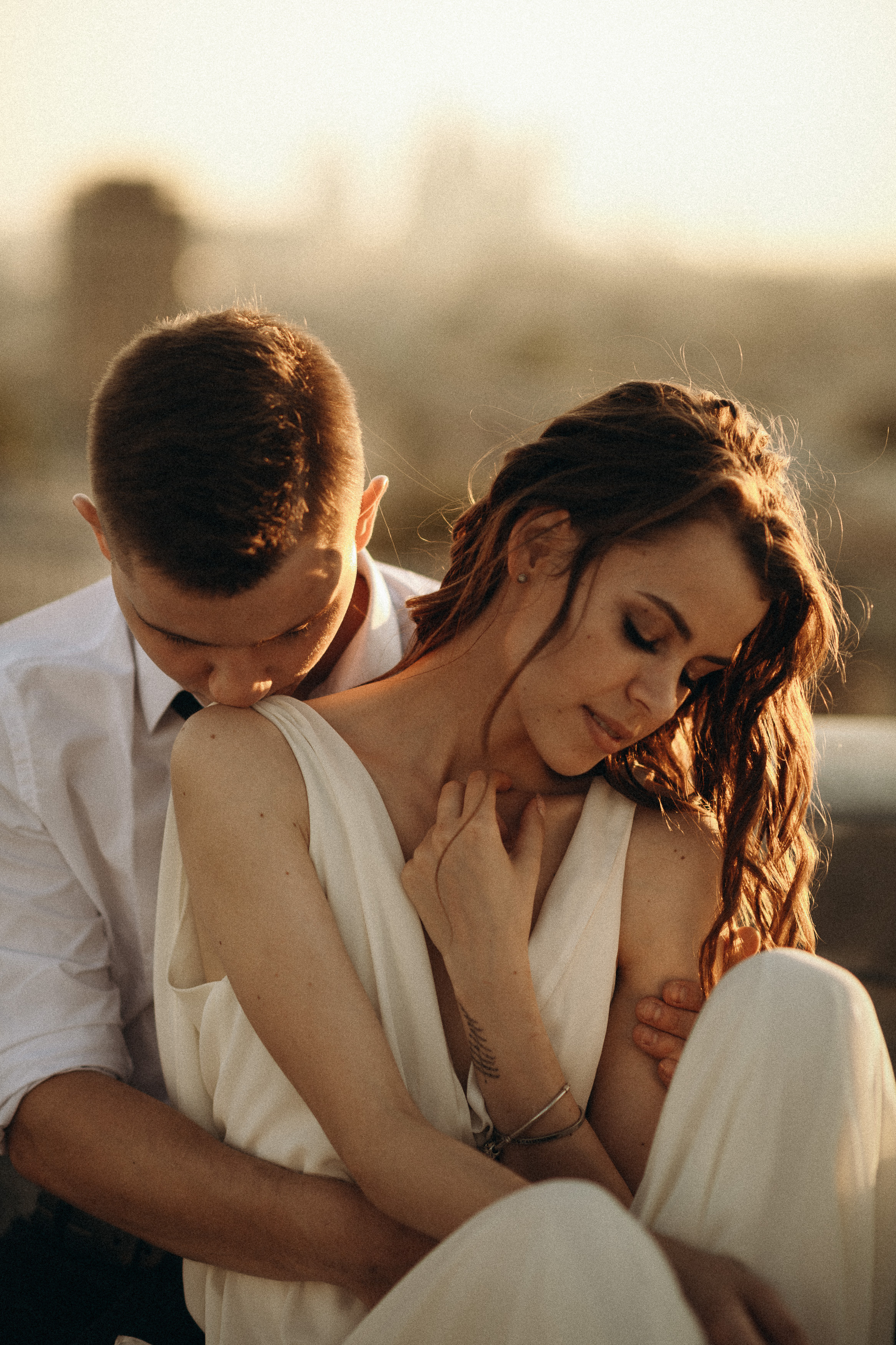 Elopement photography in the city on the roof. Wedding & Family photographer in County Donegal and Dublin, Ireland