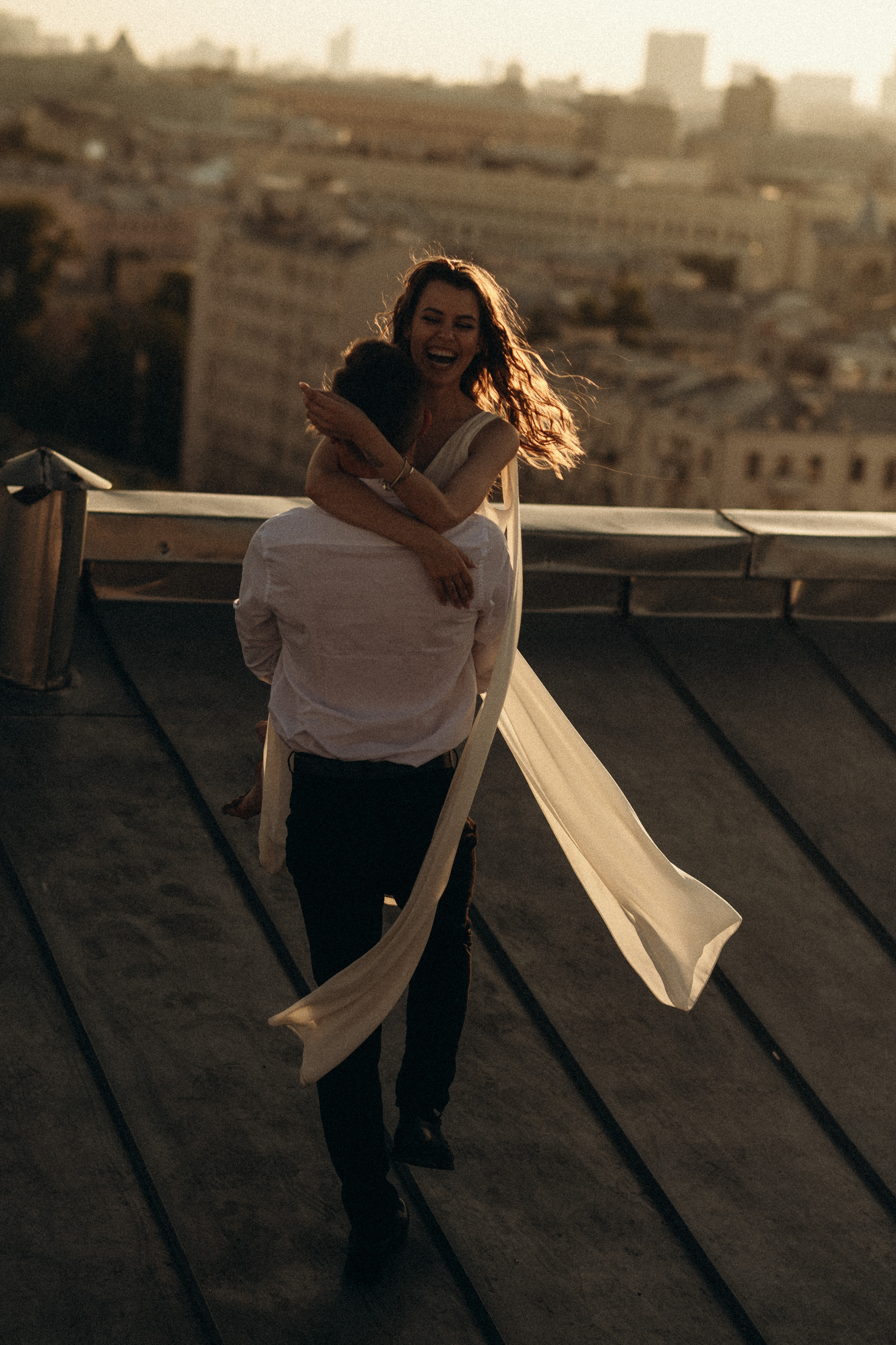 Elopement photography in the city on the roof. Wedding & Family photographer in County Donegal and Dublin, Ireland