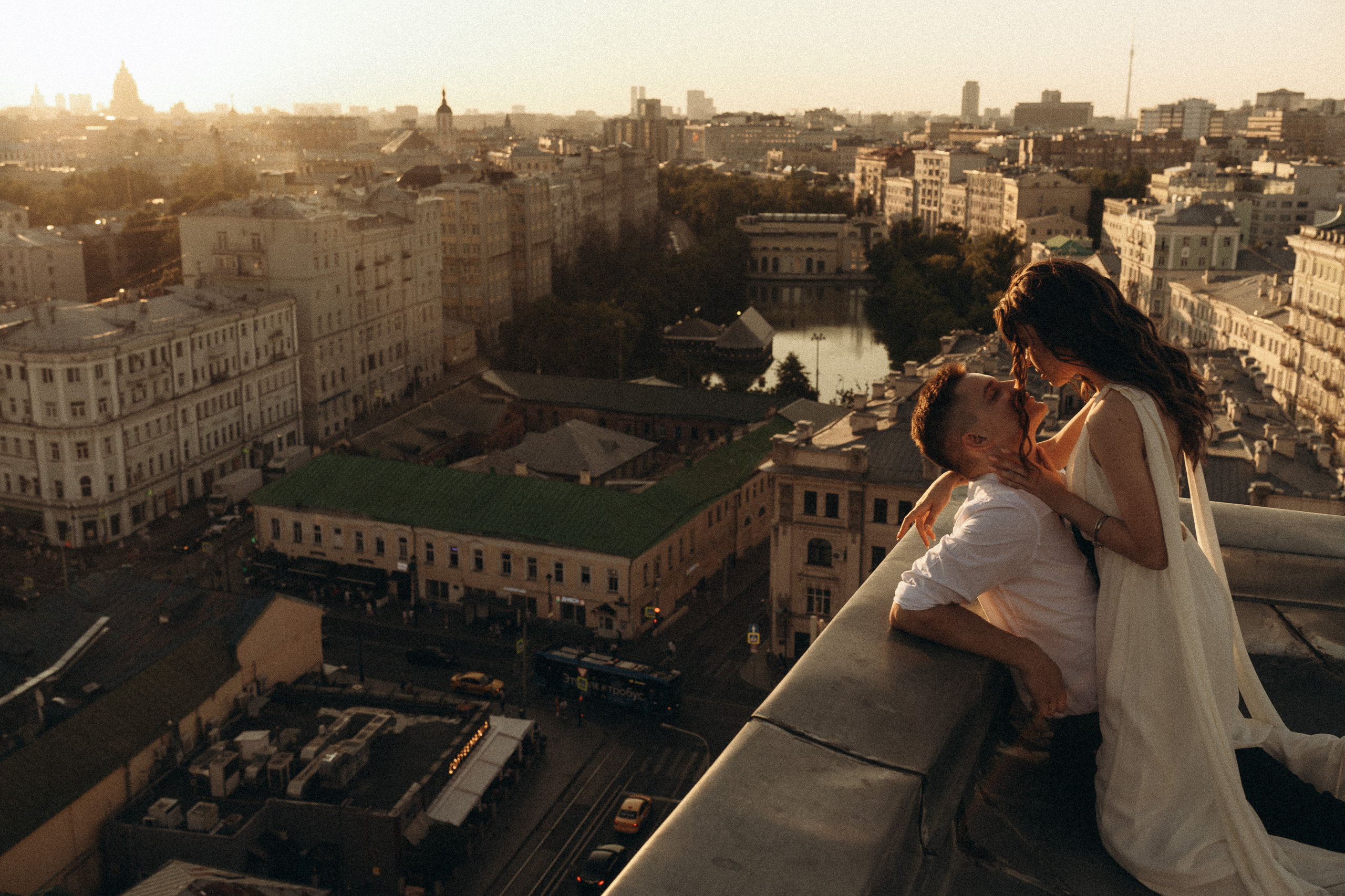 Elopement photography in the city on the roof. Wedding & Family photographer in County Donegal and Dublin, Ireland