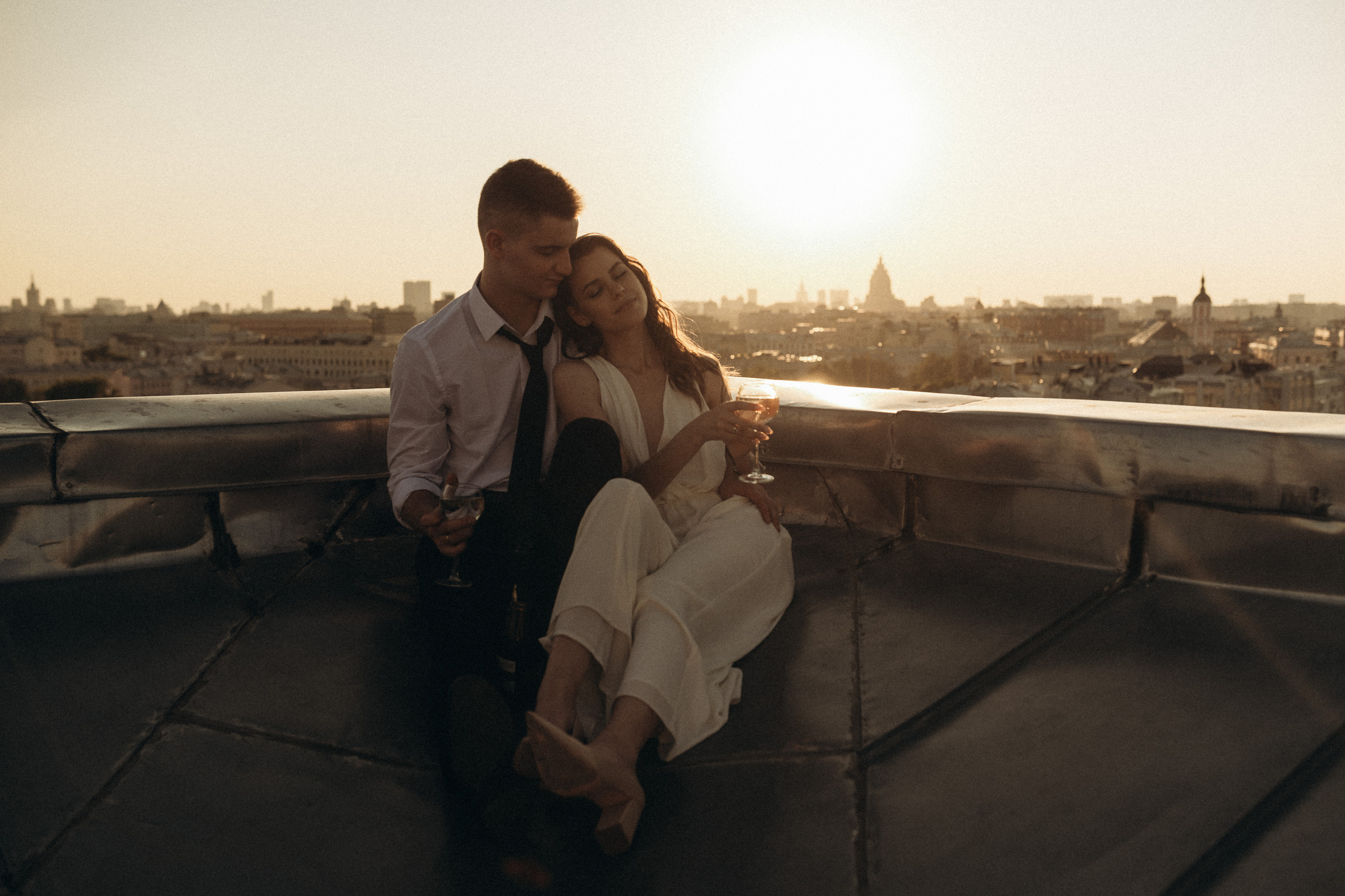 Elopement photography in the city on the roof. Wedding & Family photographer in County Donegal and Dublin, Ireland