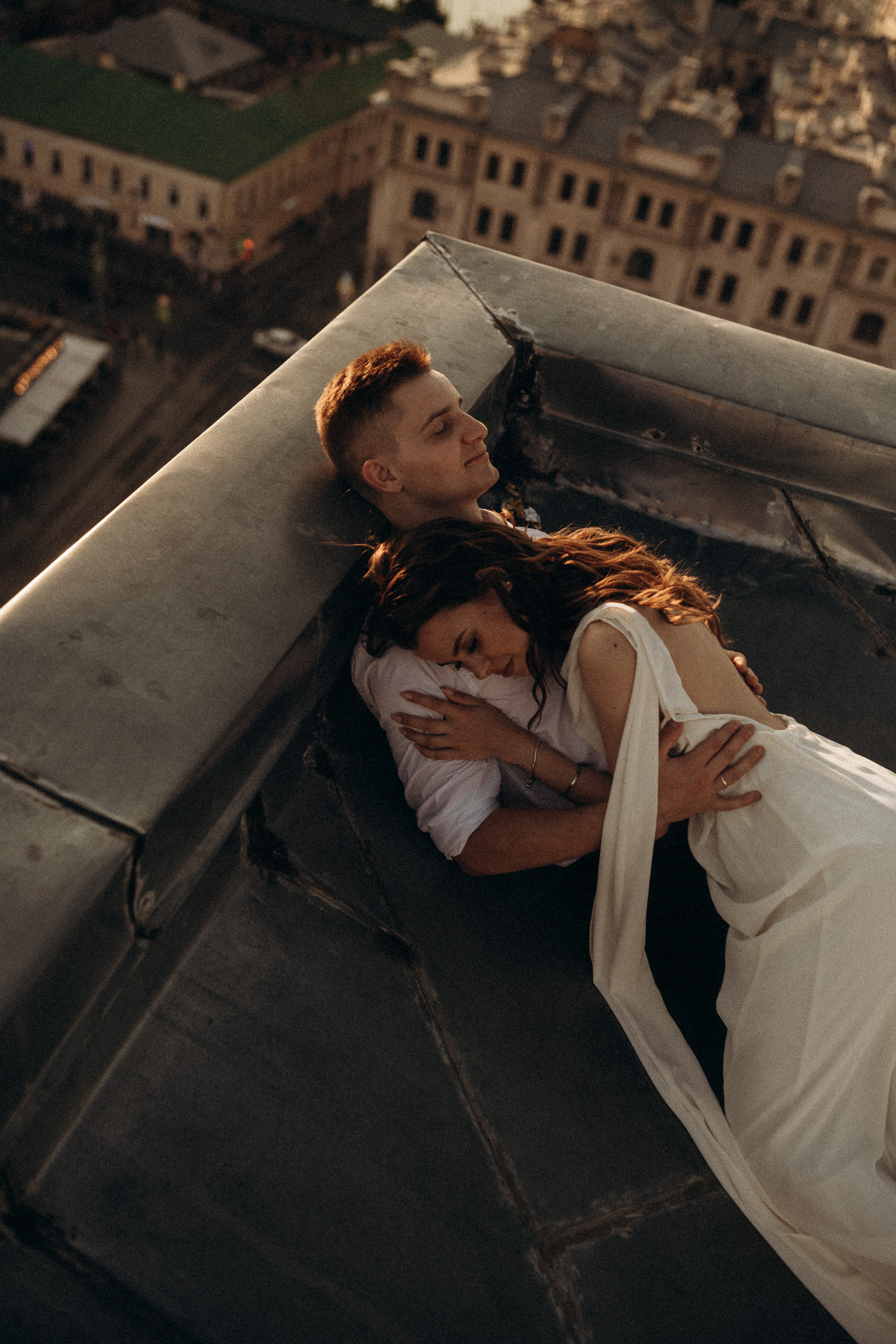Elopement photography in the city on the roof. Wedding & Family photographer in County Donegal and Dublin, Ireland