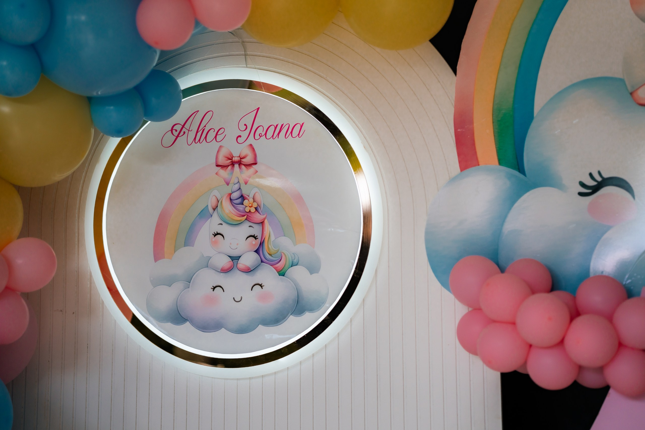 fotograf botez , fotografie botez Botoșani, fotograf Alin Chirilă, amintiri botez, fotografii botez, botez Miruna Parascheva, fotograf copii, fotografie botez în Botoșani-alt="botez , fotografie botez Alin Chirilă, amintiri botez, fotografii emoționante botez Botoșani"-- fotografii-botez-bebelus- amintiri-botez-micuț- moment-sfânt-crestinare- fotografie-emotionanta-botez- detalii-botez-bebelusi- parinti-fericiti-la-botez- fotograf-botez-profesionist- botez-in-biserica-ortodoxa- micuț-botezat-cu-emoție- zâmbete-și-lacrimi-la-botez- bebeluș-la-cristelniță- decor-botez-colorat- botez-cu-dragoste-și-credință- emotie-pura-la-botez- fotograf-botez-botosani- botez-iasi-suceava-fotograf- amintiri-nepretuite-botez-- Preotul ținându-l pe micuțul Mathias Gabriel la botez, în biserica Înălțarea Domnului, Copălău  - Detalii de la botezul lui Mathias – lumânare, trusou și icoană  - Familia lui Mathias Gabriel alături de micuț, în ziua botezului  - Portret emoționant cu mama și bebelușul în brațe, în biserică,fotograf profesionist evenimente Botoșani, Iași, Suceava, Fălticeni, Bacău, Pașcani, Roman - AlinoFotoStudio by Alin Chirilă - servicii foto nuntă, botez, cununie, ședințe foto creative, albume personalizate, fotografii emoționante și calitative pentru cele mai importante momente din viață,fotograf nuntă Botoșani Alin Chirilă,  ședință foto botez Iași - AlinoFotoStudio,  servicii fotograf profesionist evenimente Suceava,  fotograf cununie civilă Fălticeni - Alin Chirilă,  album foto nuntă personalizat Bacău.“Bebeluș botezat în biserică, ținut în brațe de nași”	•	“Detaliu cu lumânarea de botez decorată cu flori albe”	•	“Părinți emoționați alături de copilul lor la ceremonia de botez”	•	“Masa festivă de botez cu decor tematic și tort personalizat”	•	“Momentul în care preotul toarnă apă sfințită pe fruntea bebelușului”	“Bebeluș în rochie albă de botez, zâmbind în brațele mamei”	•	“Detaliu cu cruciulița de botez așezată pe o pernă de satin”	•	“Părinți și nași aprinzând lumânările în timpul ceremoniei de botez”	•	“Tort de botez decorat cu figurine tematice și numele copilului”	•	“Copil botezat dormind liniștit în pătuțul decorat festiv”	•	“Momentul în care preotul binecuvântează copilul în fața altarului”	•	“Invitați adunându-se în jurul mesei festive la petrecerea de botez”	•	“Bebeluș ținând în mână o jucărie personalizată primită la botez”	•	“Familie fericită pozând împreună după ceremonia de botez”	•	“Decor tematic cu baloane și flori la locația petrecerii de botez” fotograf Botoșani fotograf evenimente fotograf botez Alin Chirila fotograf alinofotostudio.fotograf botez Amelis Maria, fotografie botez Botoșani, fotograf Alin Chirilă, amintiri botez, fotografii botez, botez Amelis Maria, fotograf copii, fotografie botez în Botoșani,