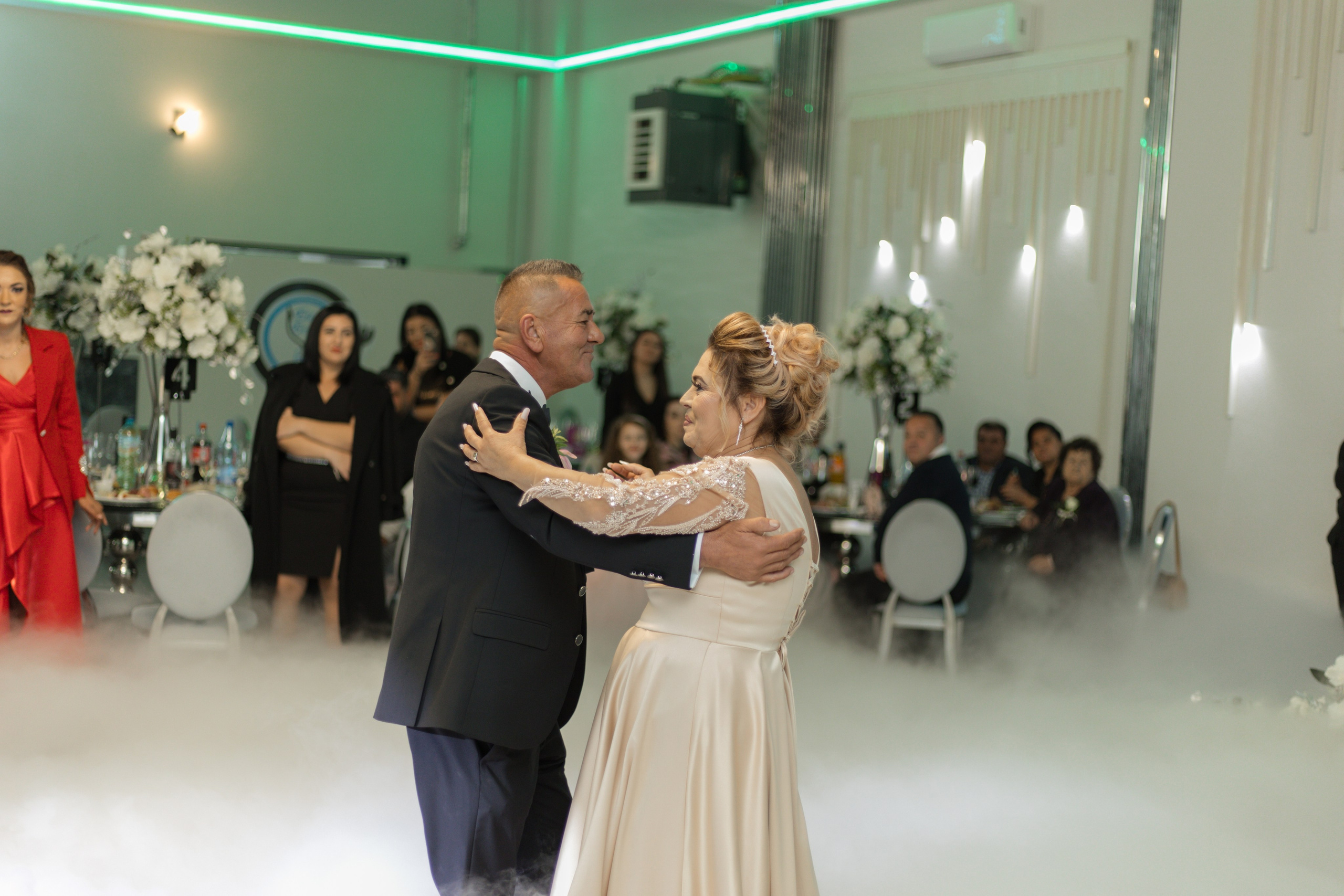 Valentina & Marcel. Fotograf si videograf — evenimente si studio