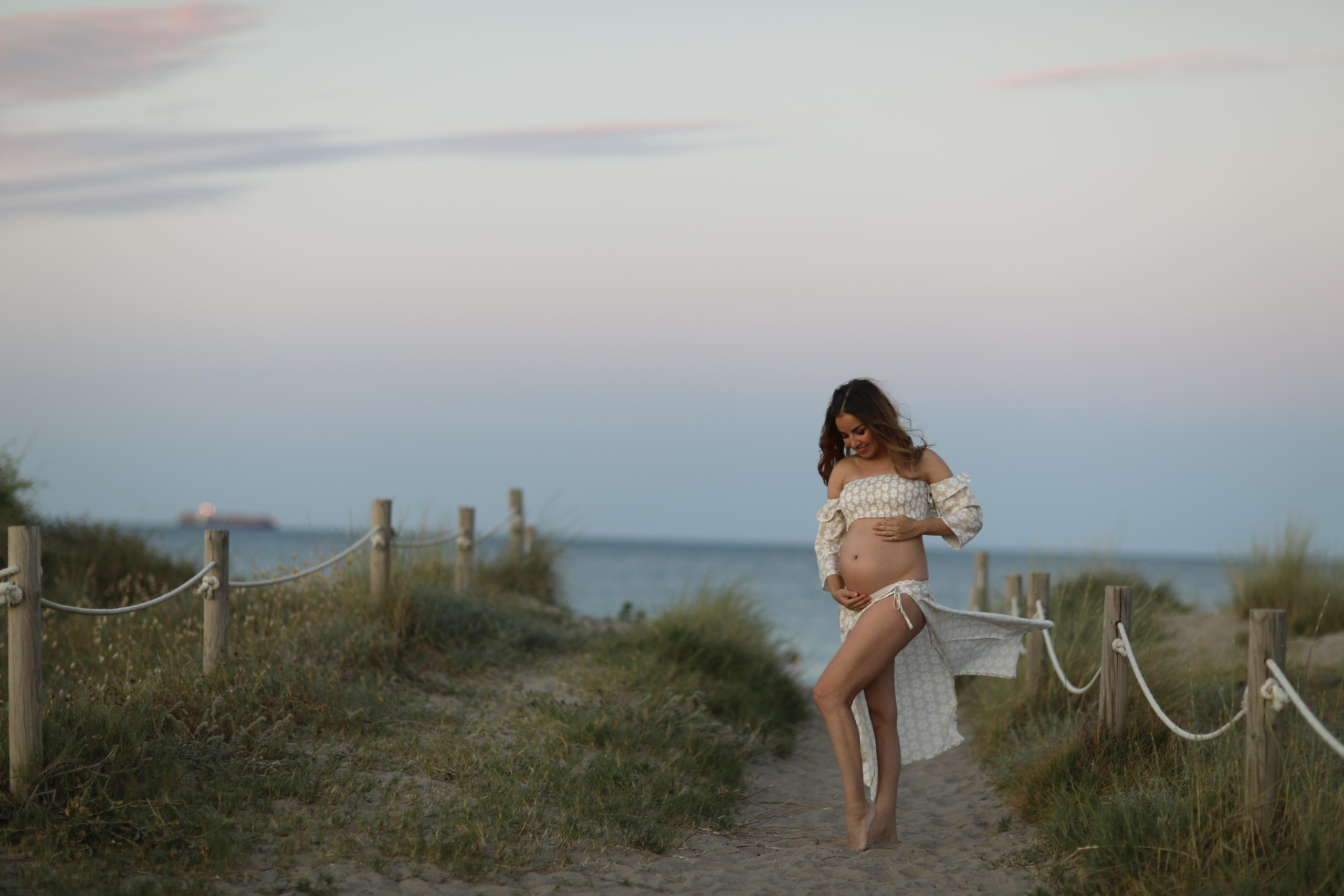 Premamá en Exterior. Fotografía de Eventos, Embarazo y Familiar en Pirineos