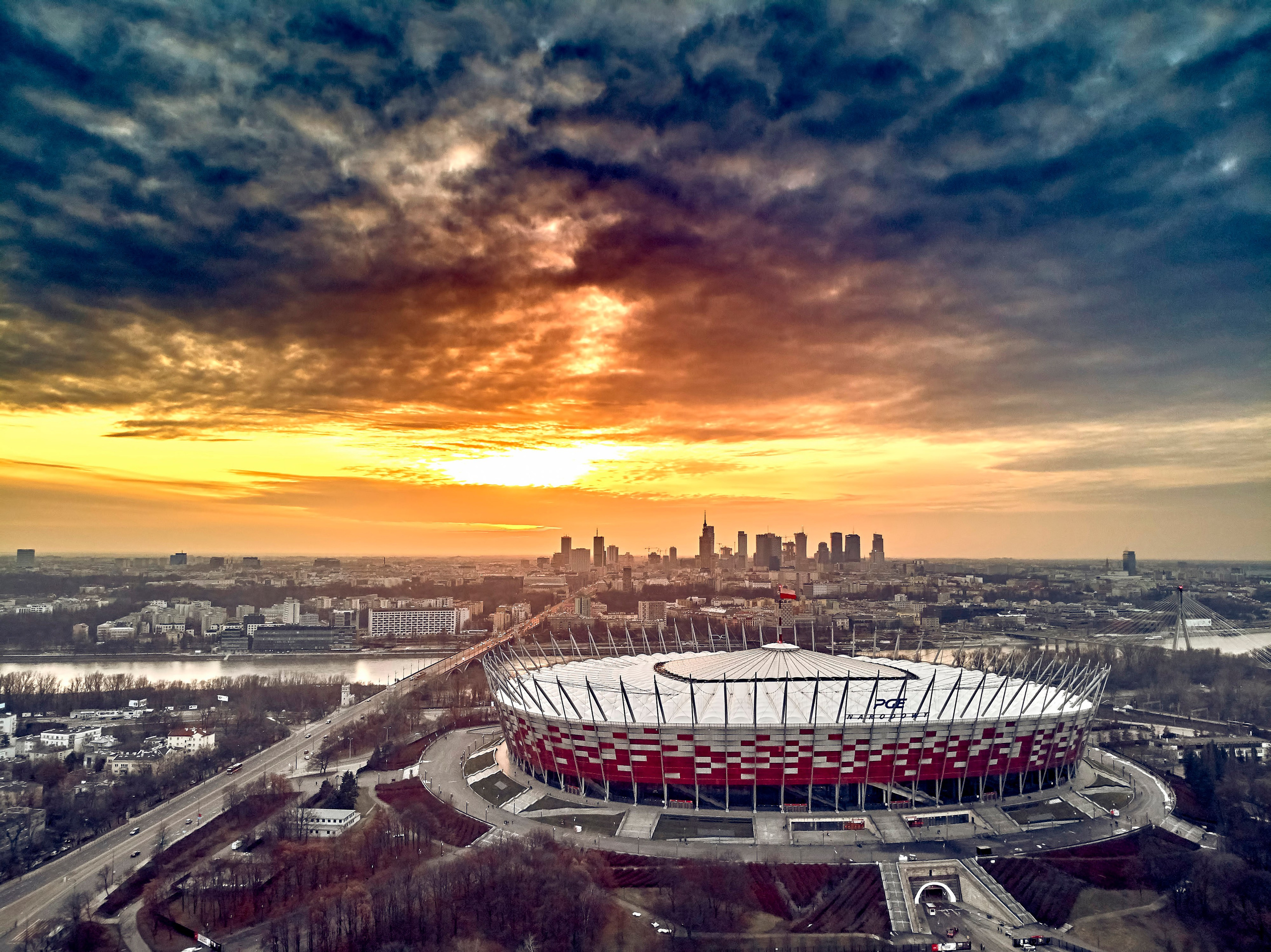 „Mam tak samo jak Ty…” - Warszawa z lotu ptaka. Andriej Szypilow — Photography & Videography