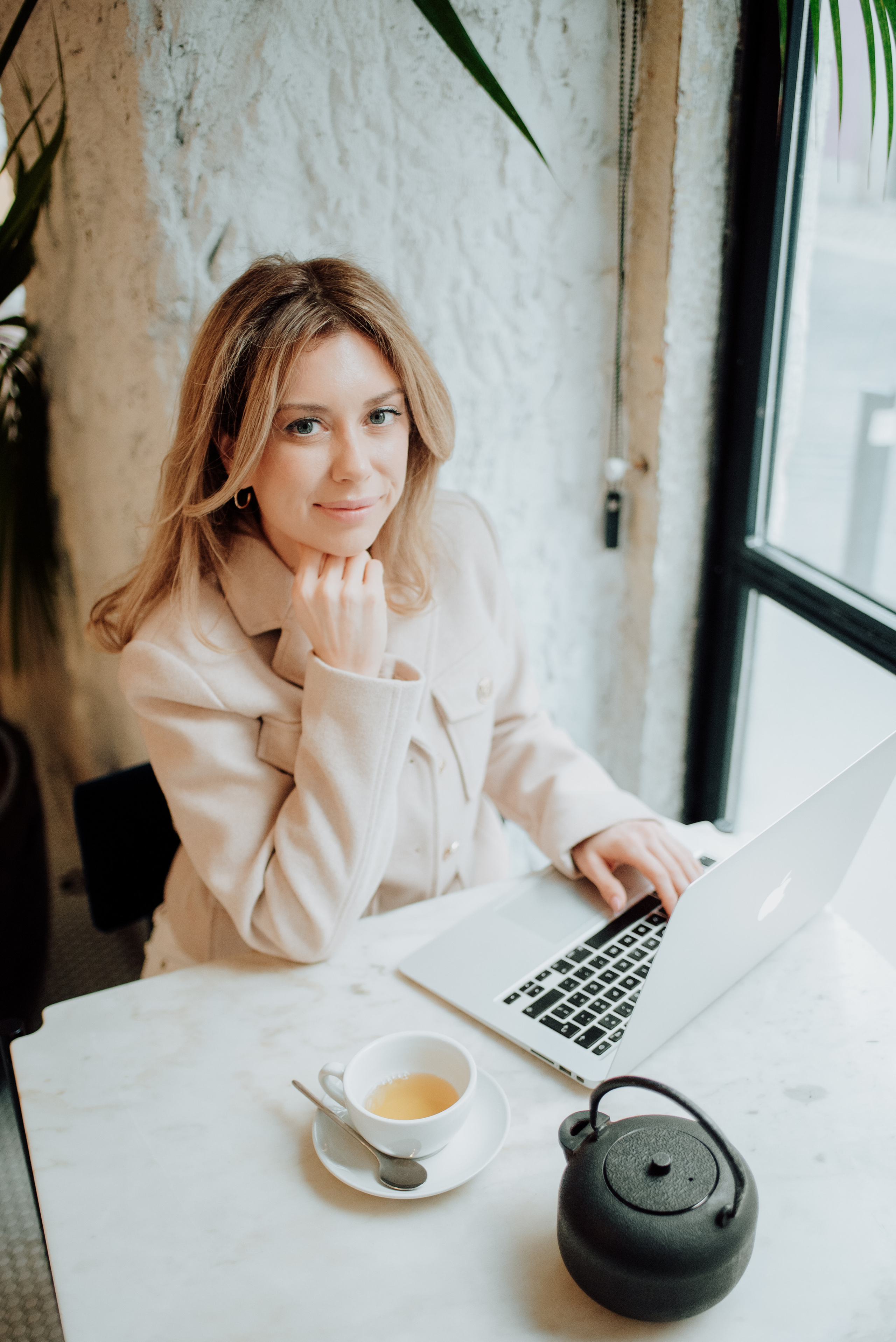 Emily. Lifestyle, wedding and family photographer