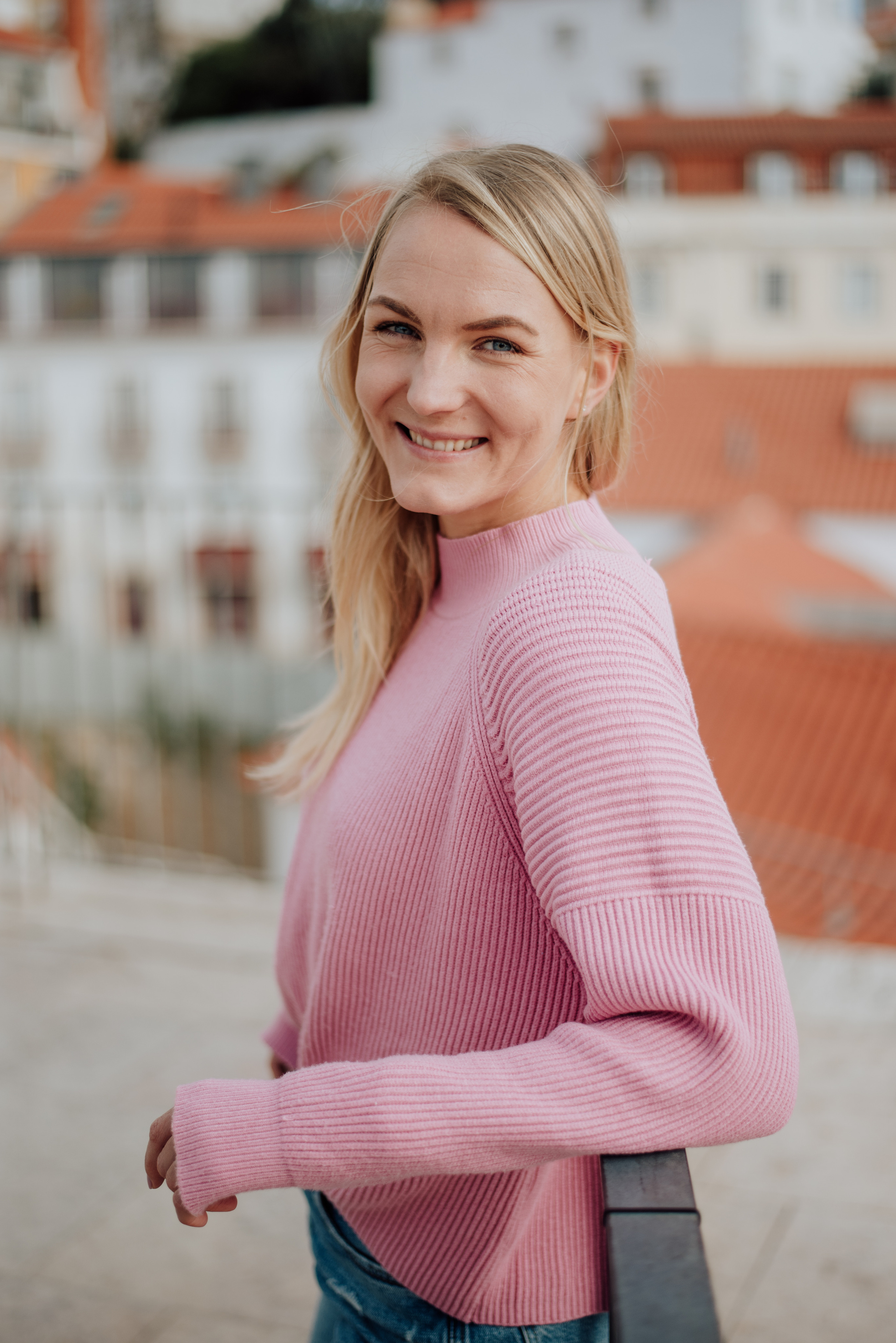 Maria. Lifestyle, wedding and family photographer