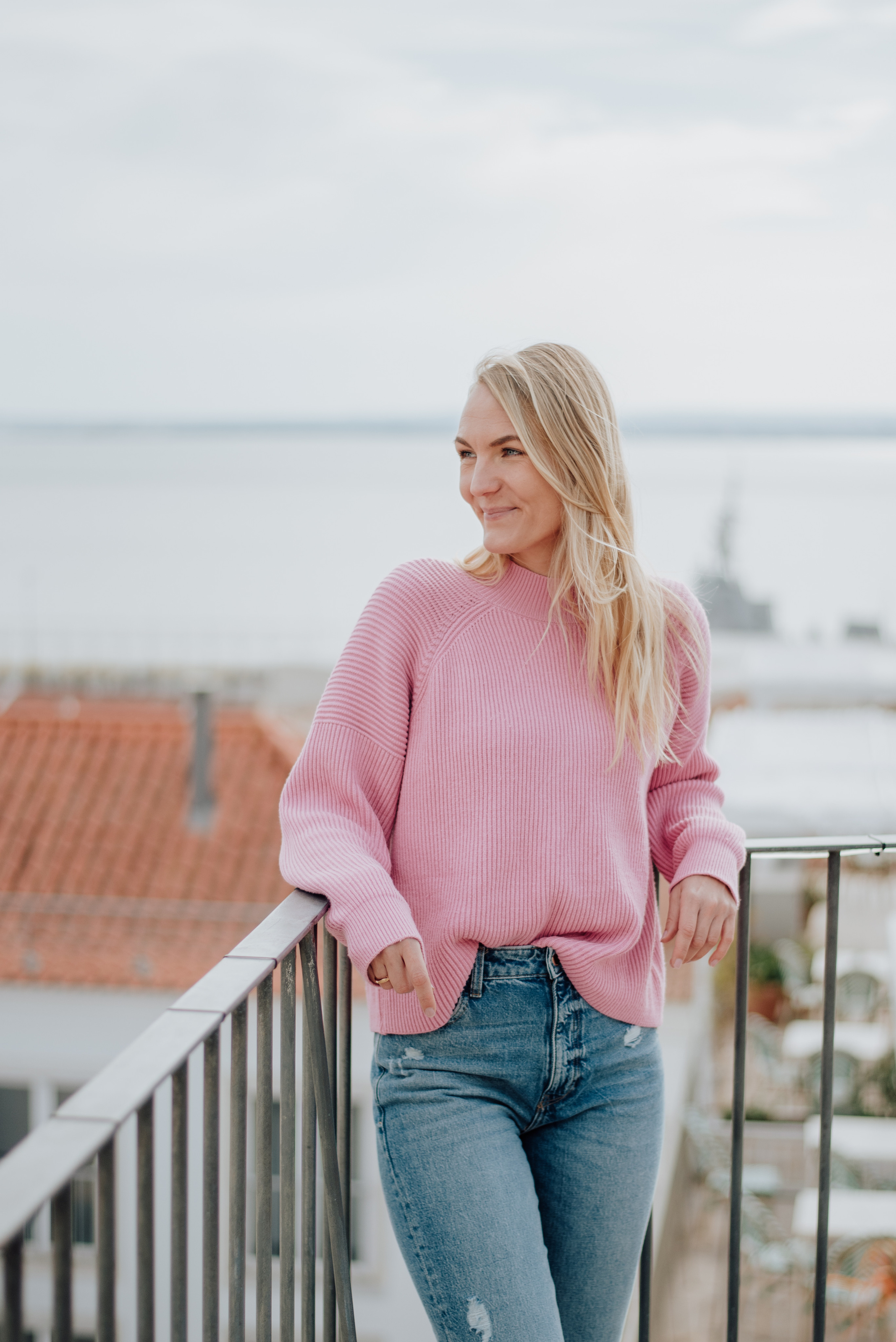 Maria. Lifestyle, wedding and family photographer