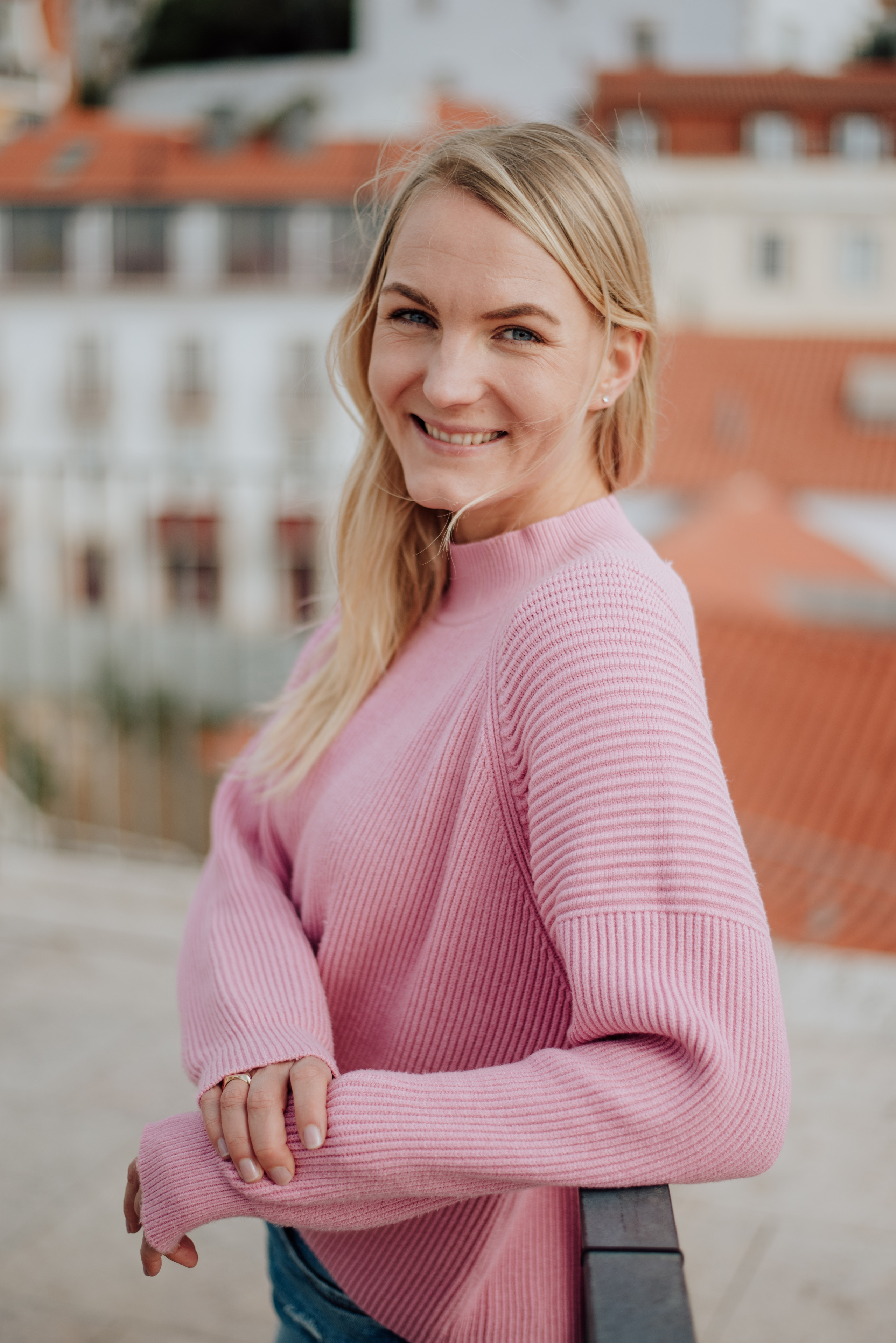 Maria. Lifestyle, wedding and family photographer