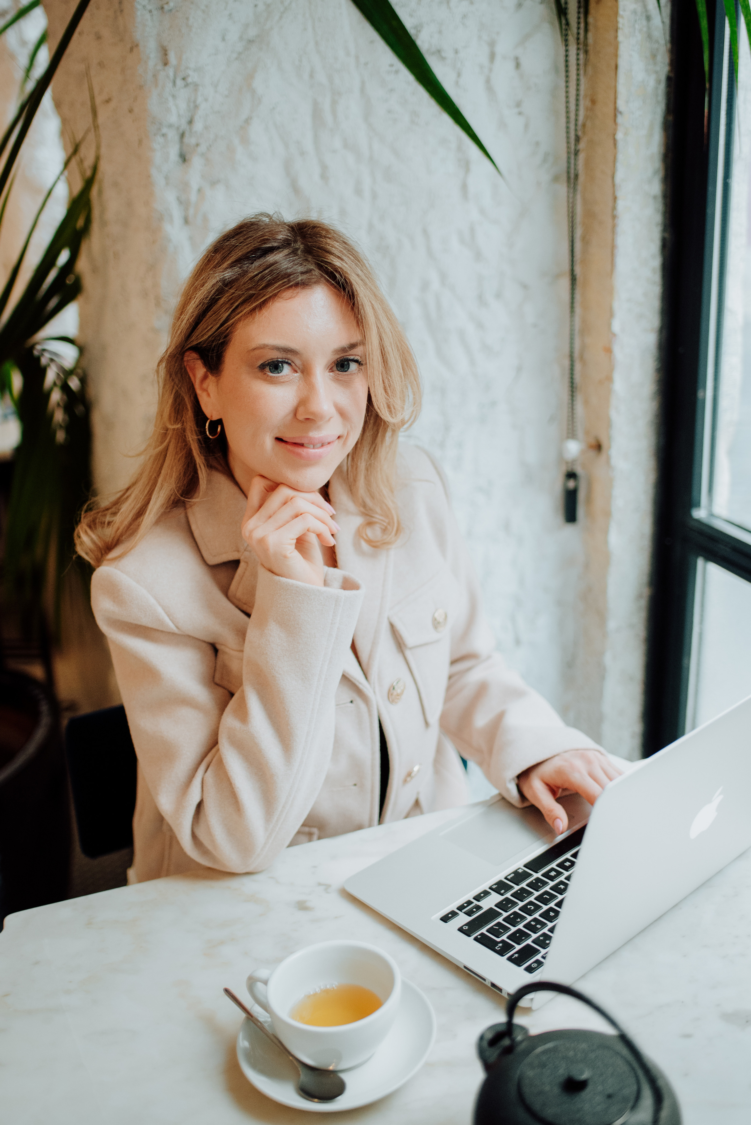 Emily. Lifestyle, wedding and family photographer