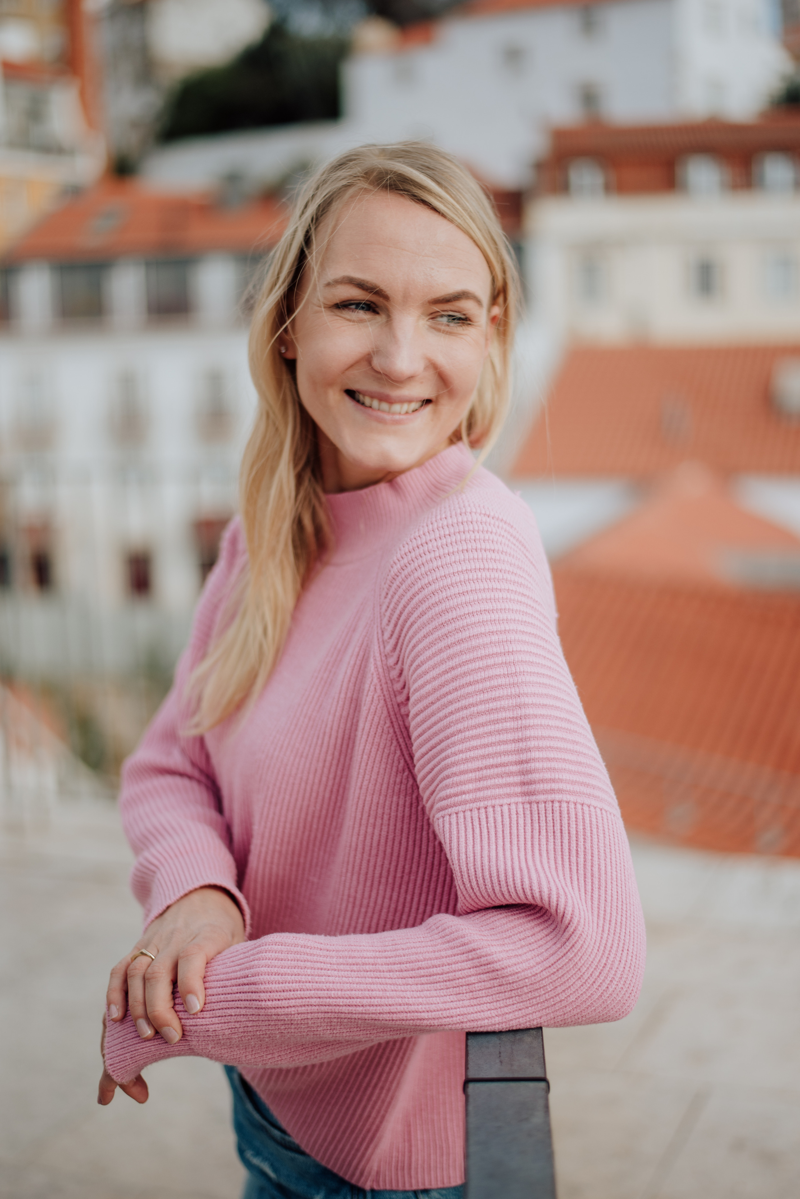 Maria. Lifestyle, wedding and family photographer