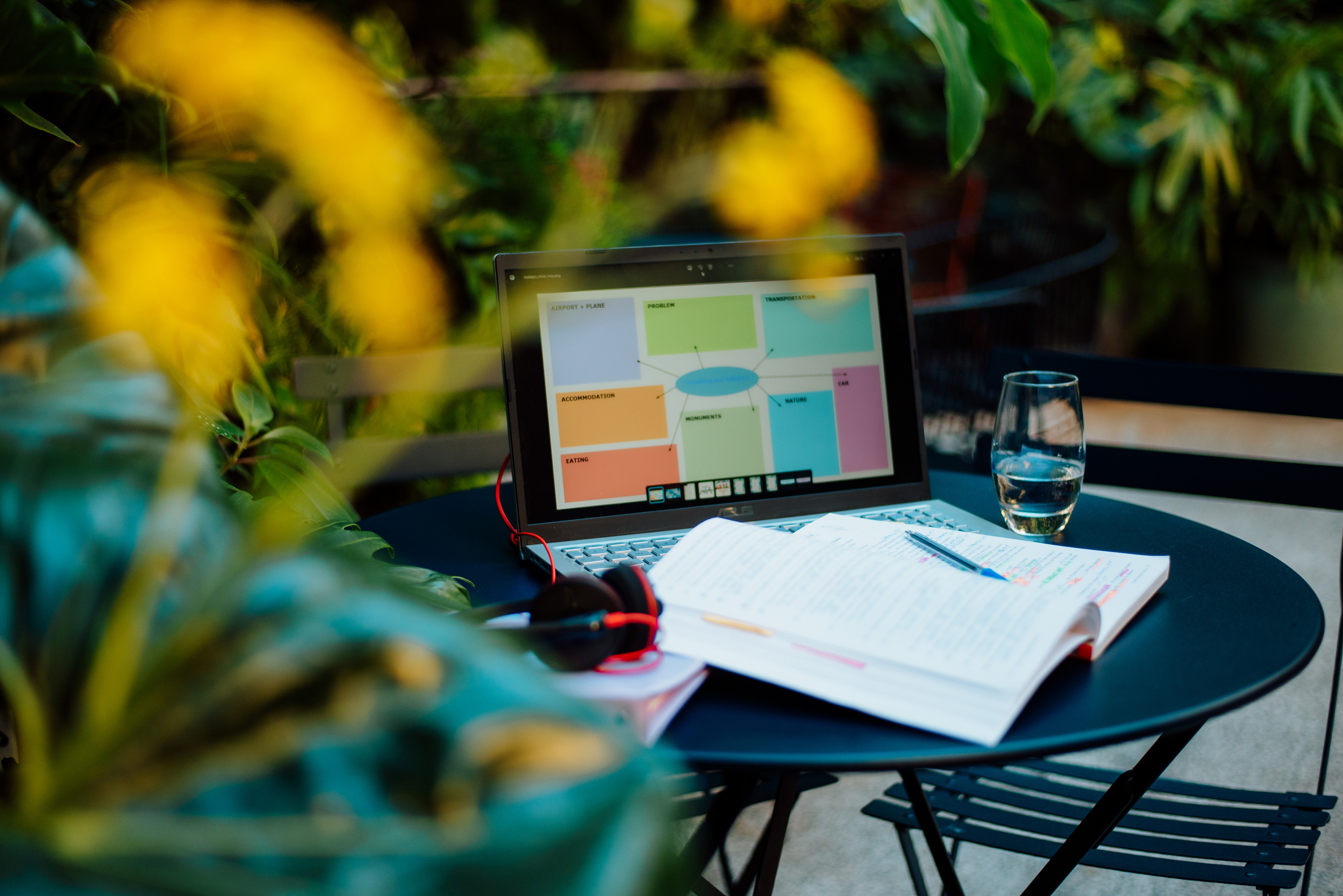 Bára. Lifestyle, wedding and family photographer