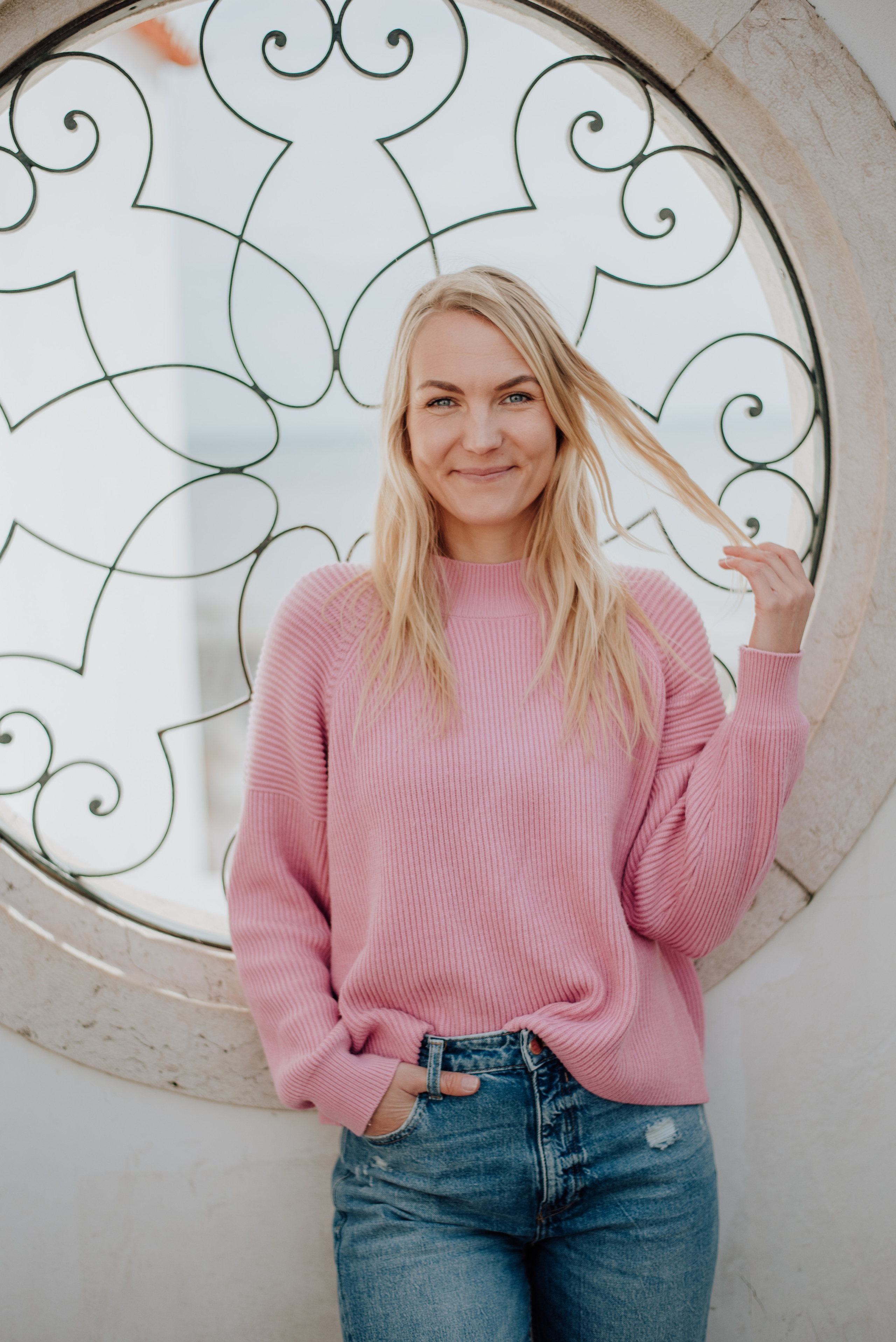 Maria. Lifestyle, wedding and family photographer