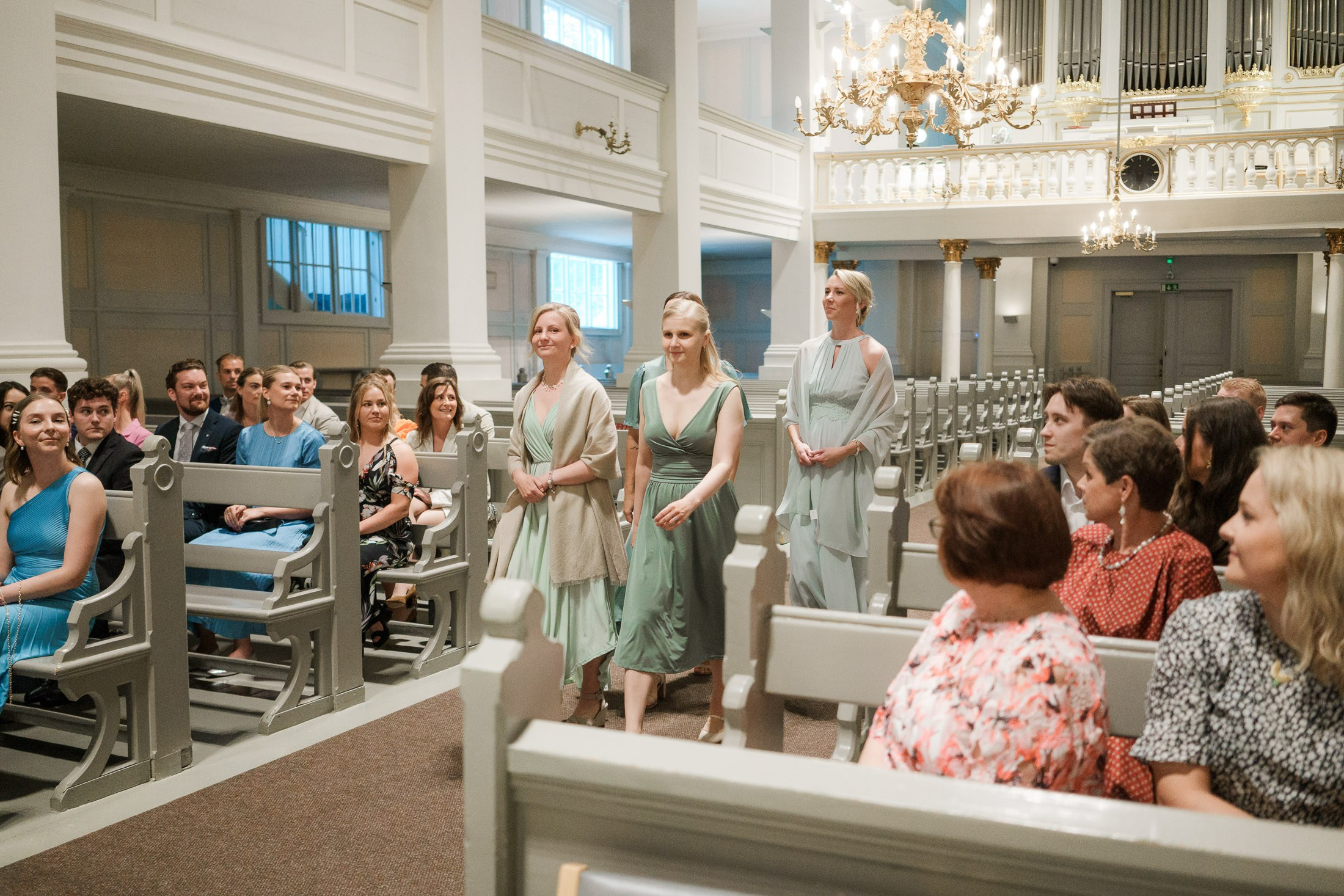 M&P, häävalokuvaus Klaus K, Rake-sali ja Helsingin vanha kirkko