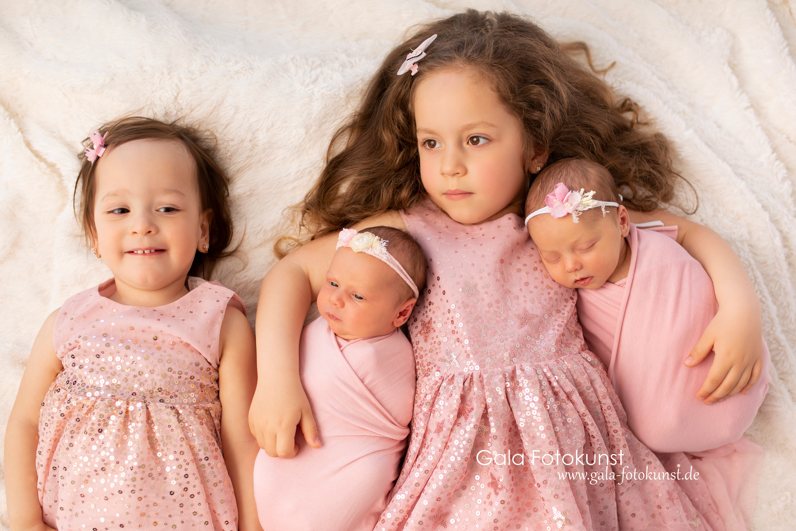 Neugeborene. Neugeborenen, Familien, Geschwister Fotografin aus Delmenhorst