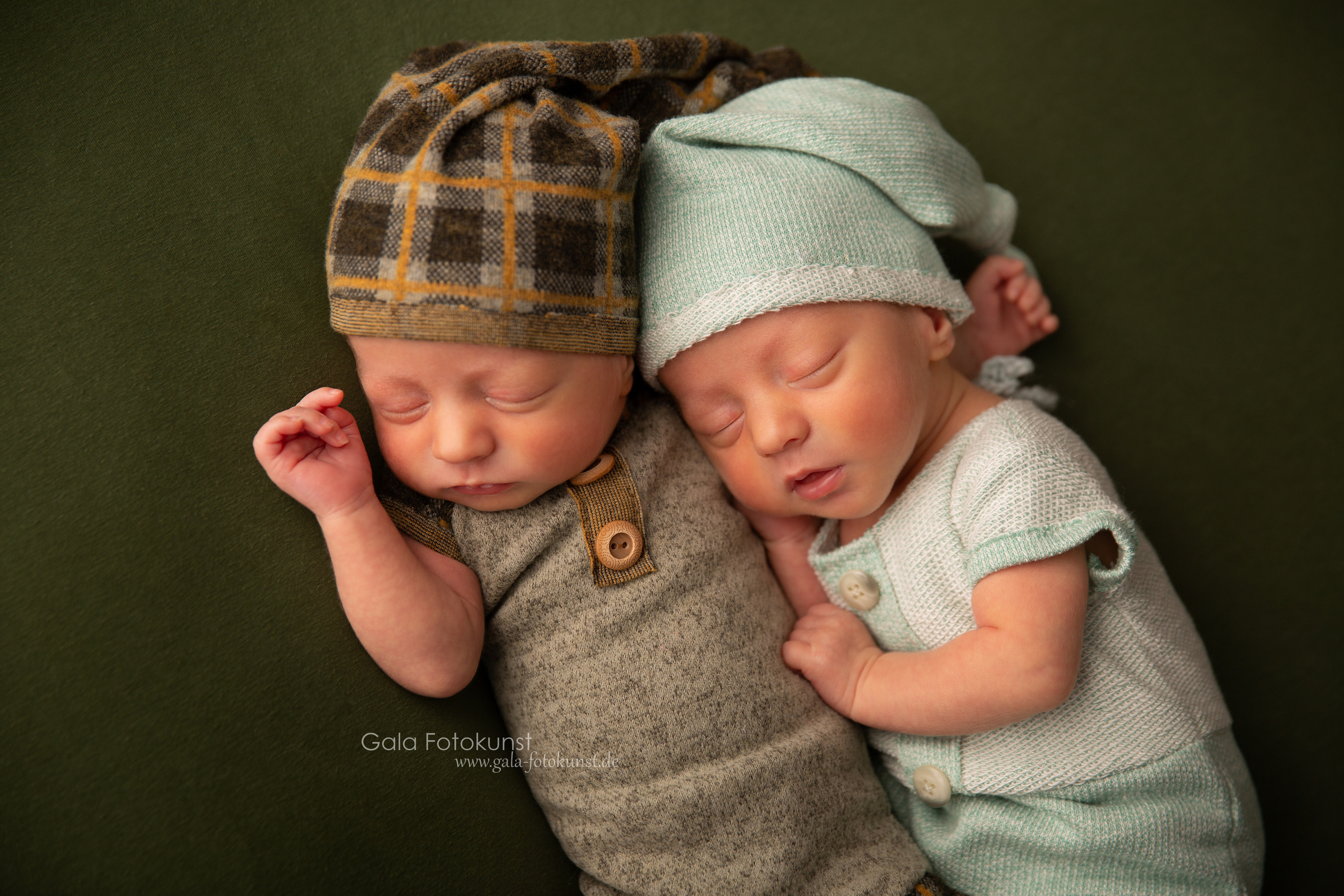 Neugeborene. Neugeborenen, Familien, Geschwister Fotografin aus Delmenhorst