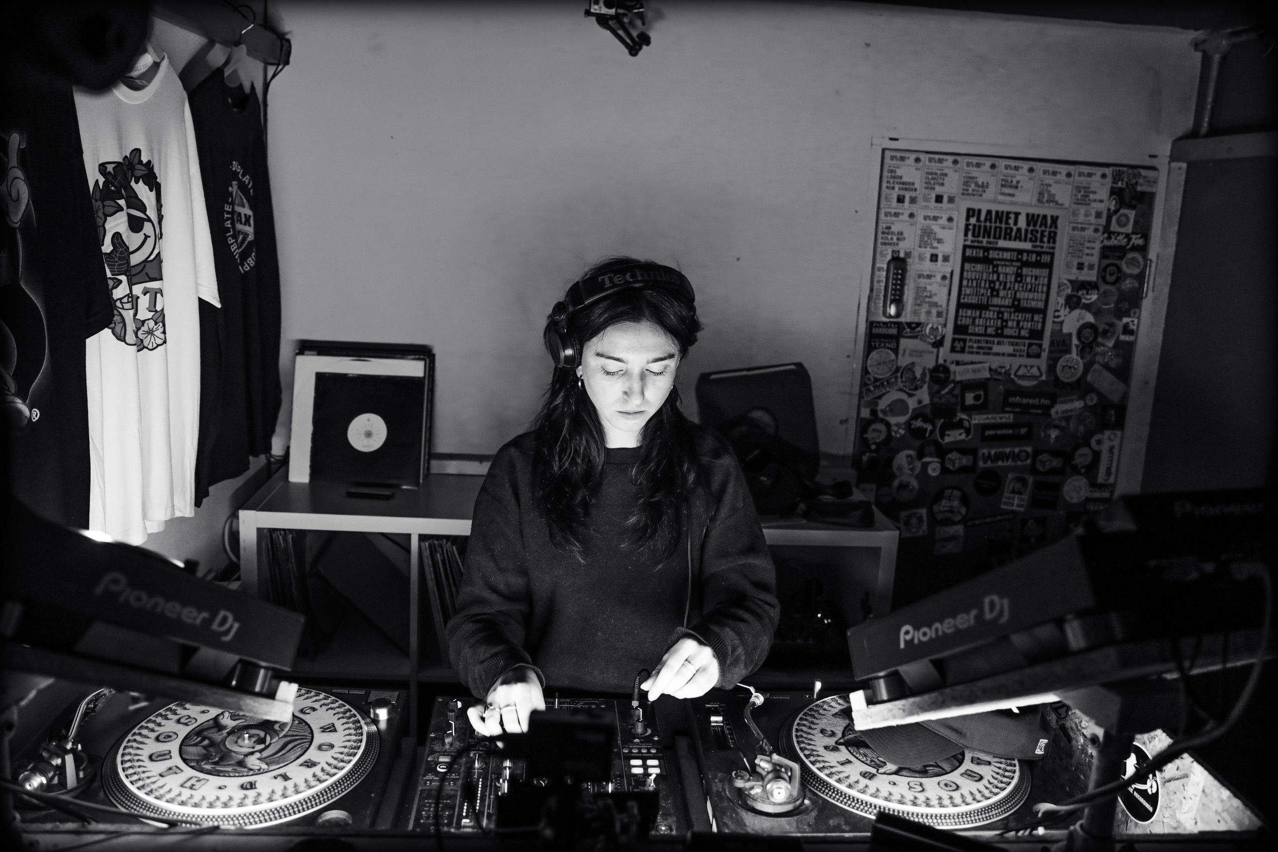 Music Event Photography — Live Shows & Behind the Scenes. Lifestyle & Documentary Photography in Bristol, Bath & London — def0cused