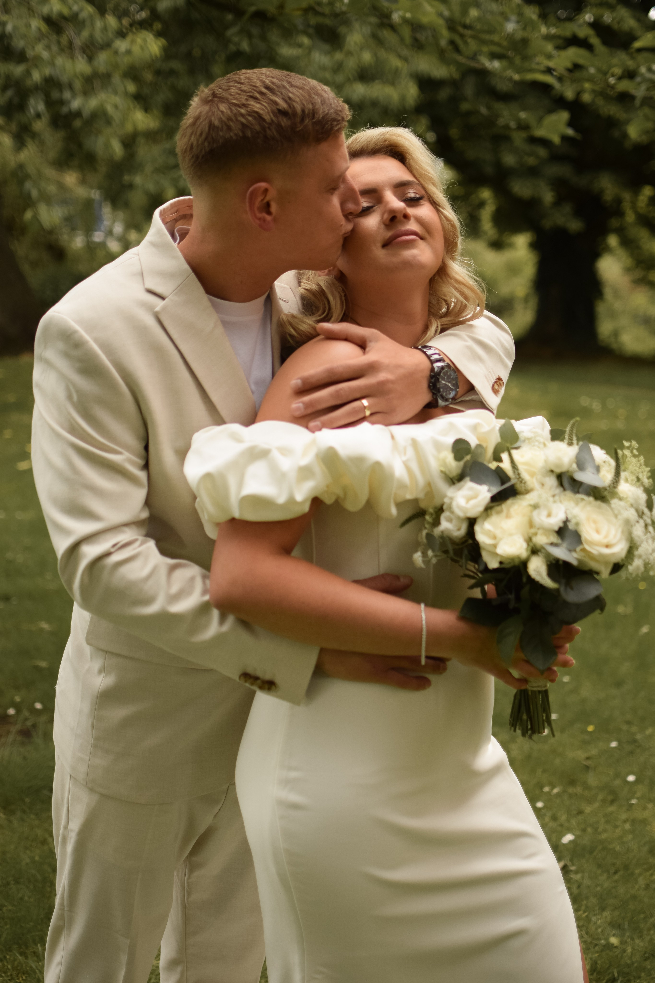 E & E wedding. Your local photographer