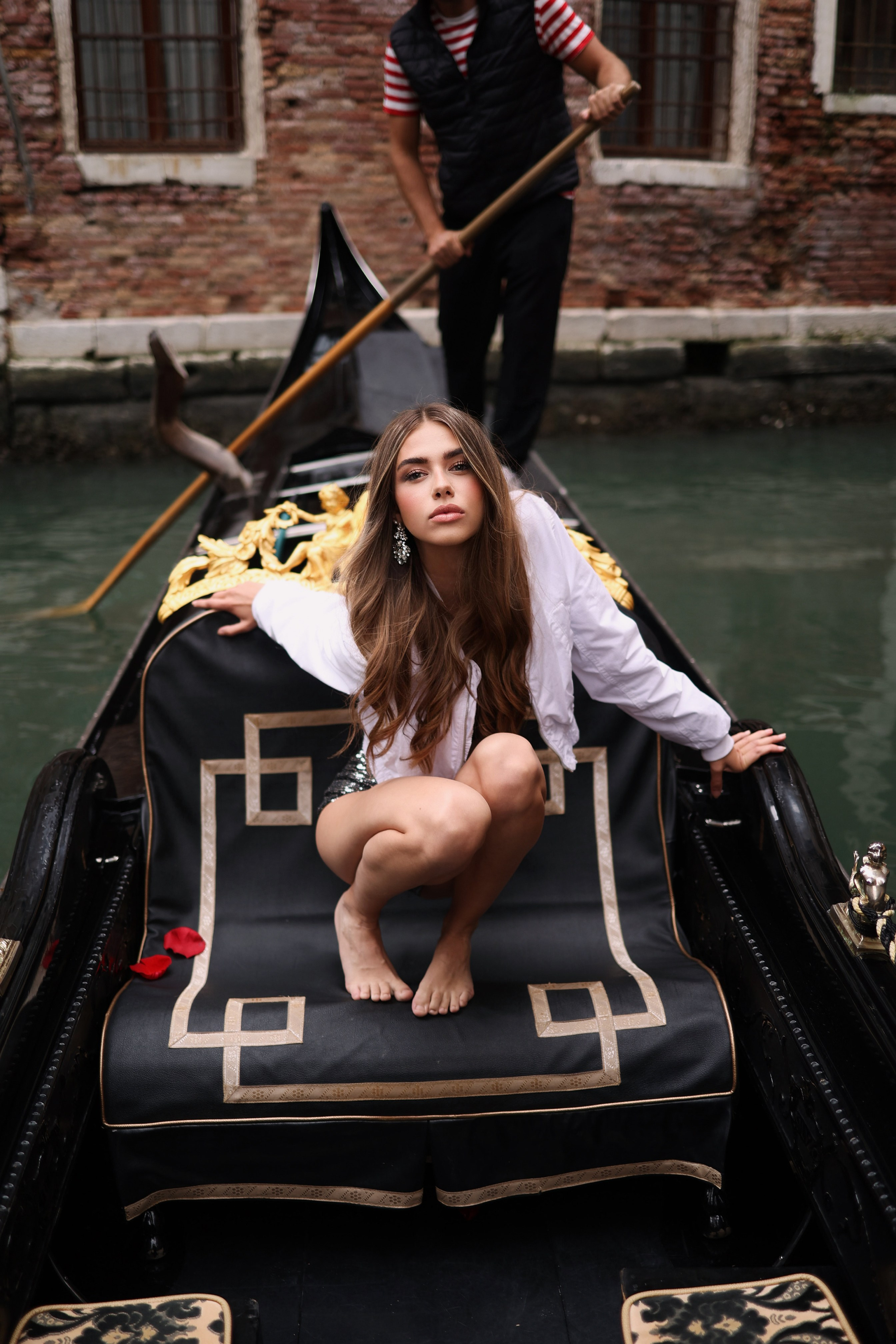 Venice gondola ride photo shoot