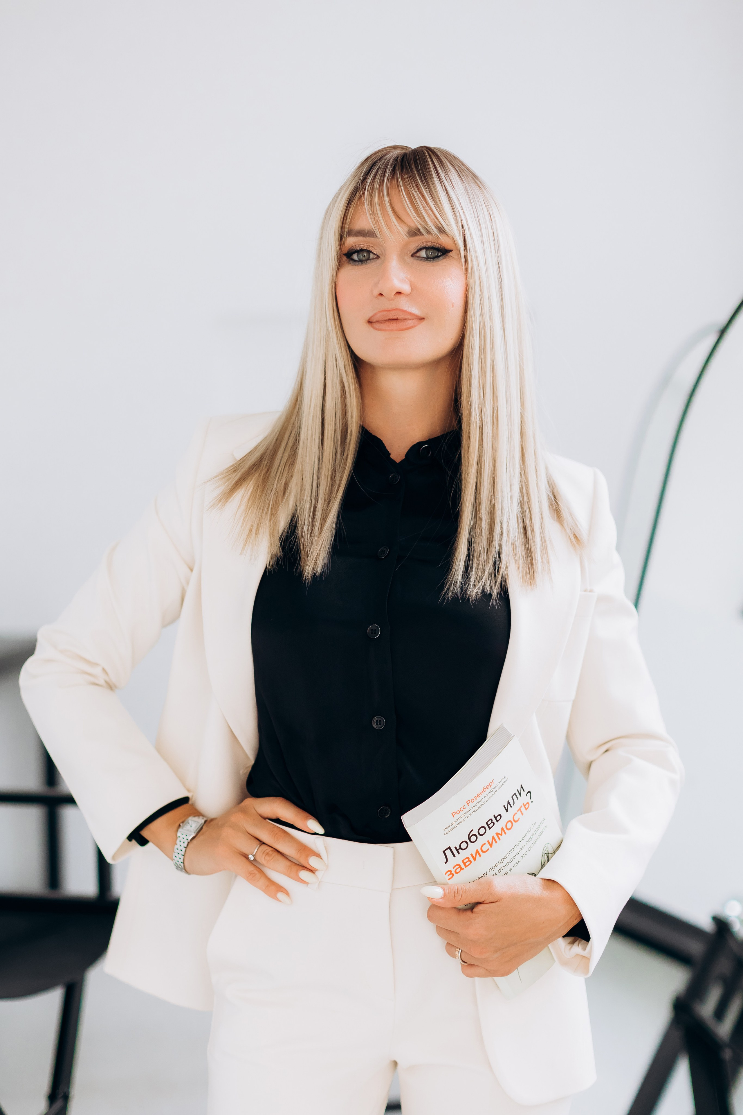 Anastasia (business portrait). Wedding and Family Photograph